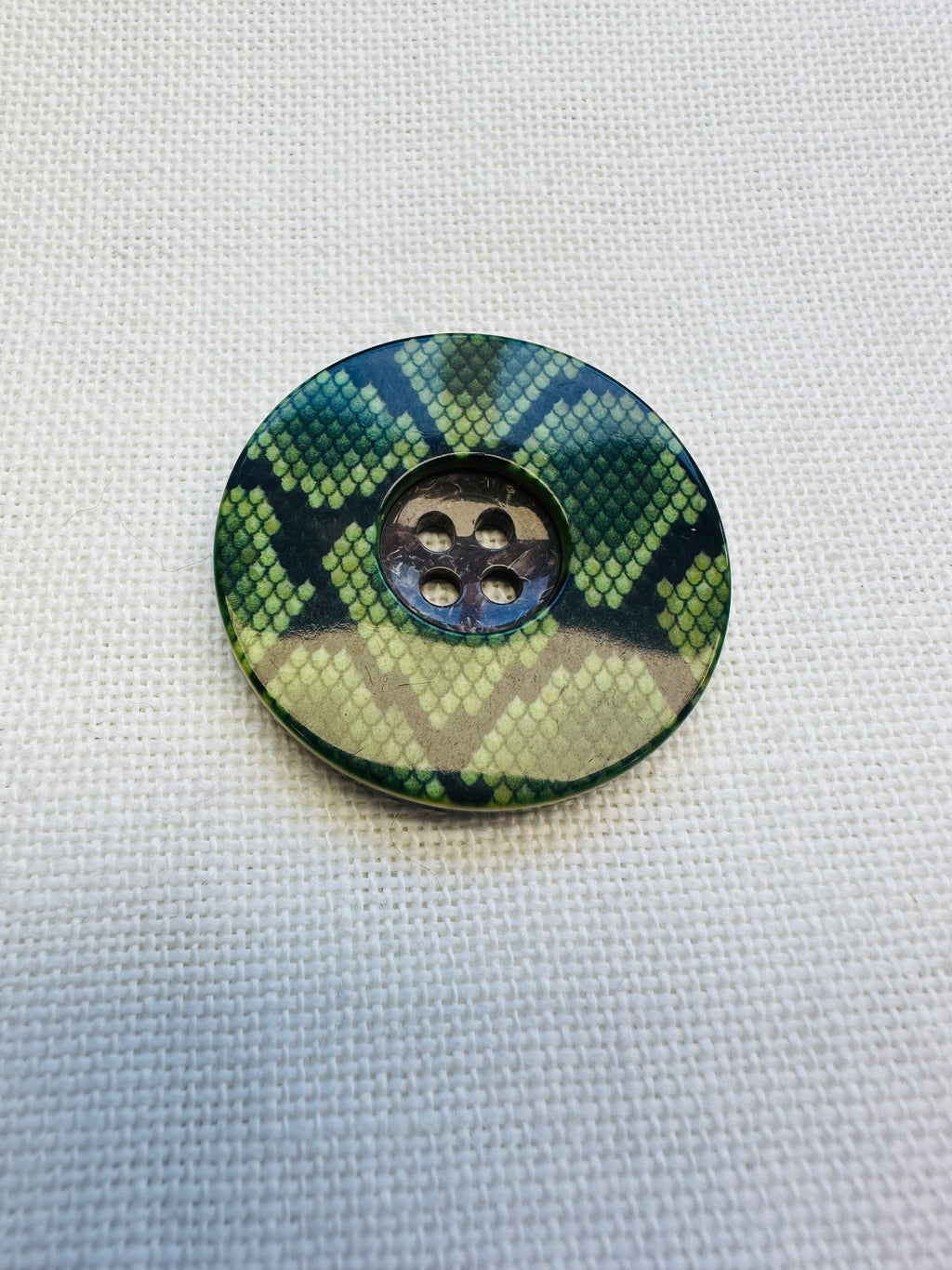 Green Snakeskin Print Buttons – 35mm