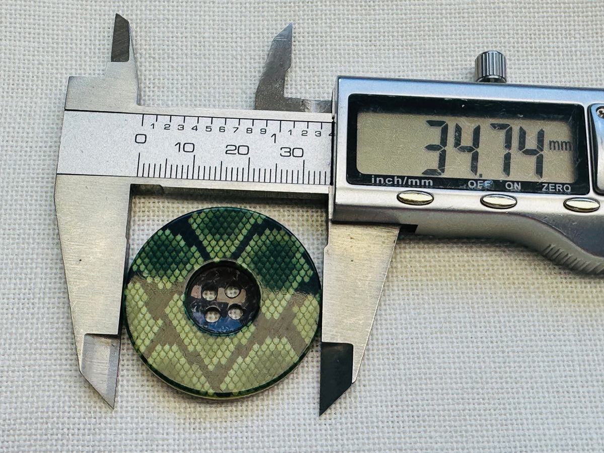 Green Snakeskin Print Buttons – 35mm
