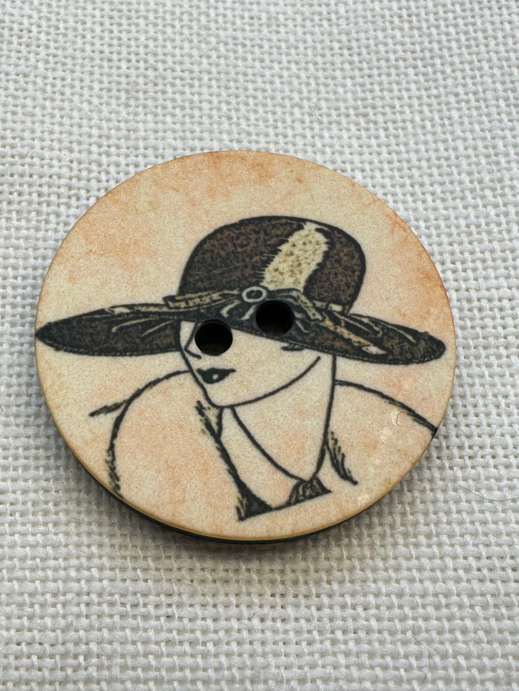 Lady in Hat Button – 35mm