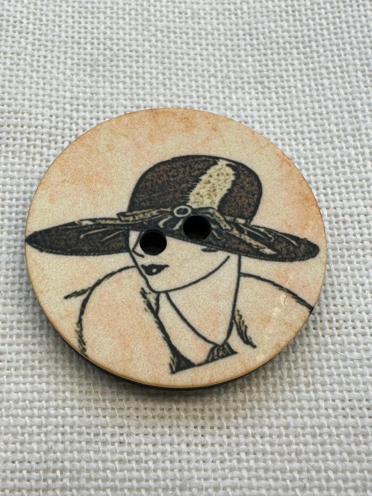 Lady in Hat Button – 35mm