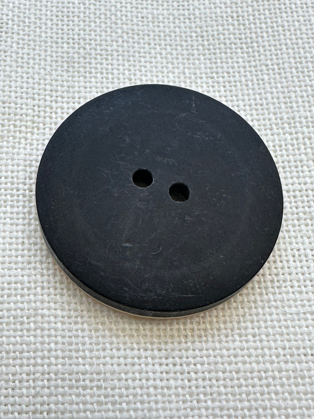 Lady in Hat Button – 35mm