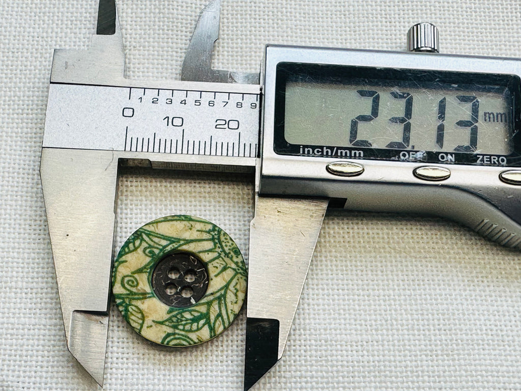 Green Leaf Pattern Button – 23mm