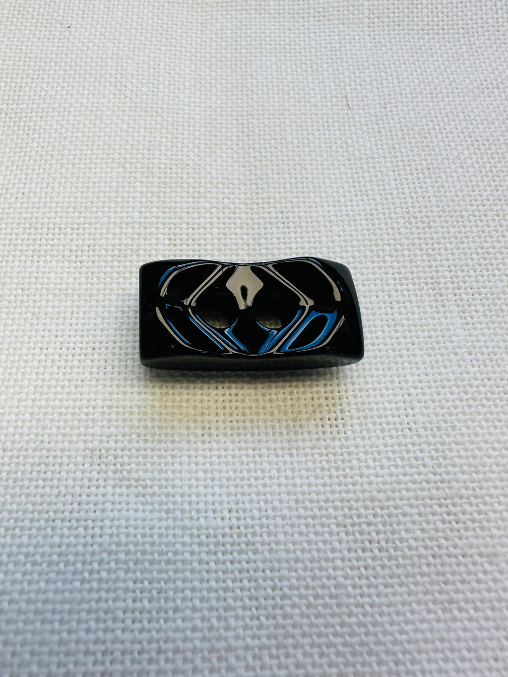 Black Rectangular Button 28mm – Glossy Geometric Design