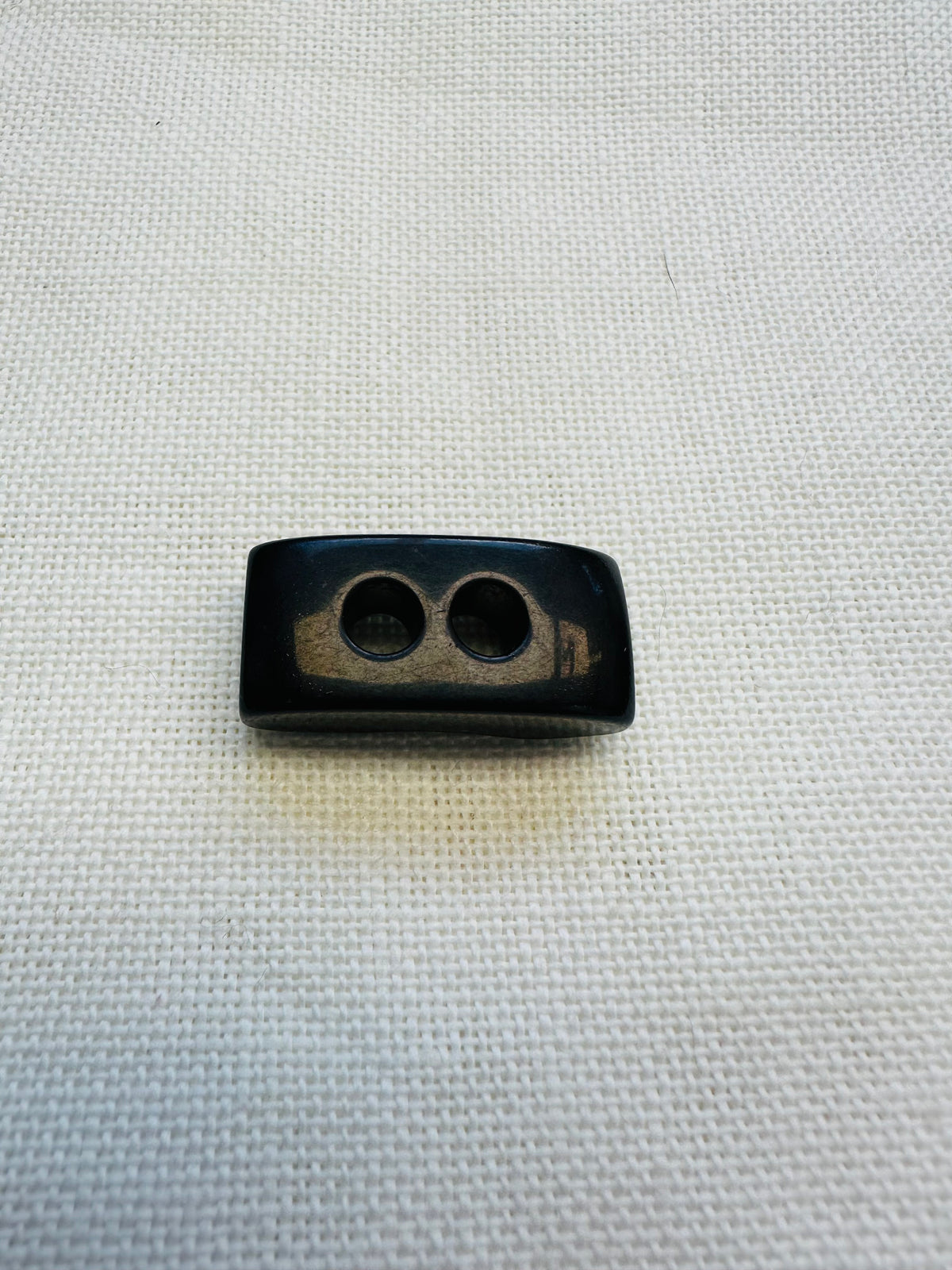 Black Rectangular Button 28mm – Glossy Geometric Design
