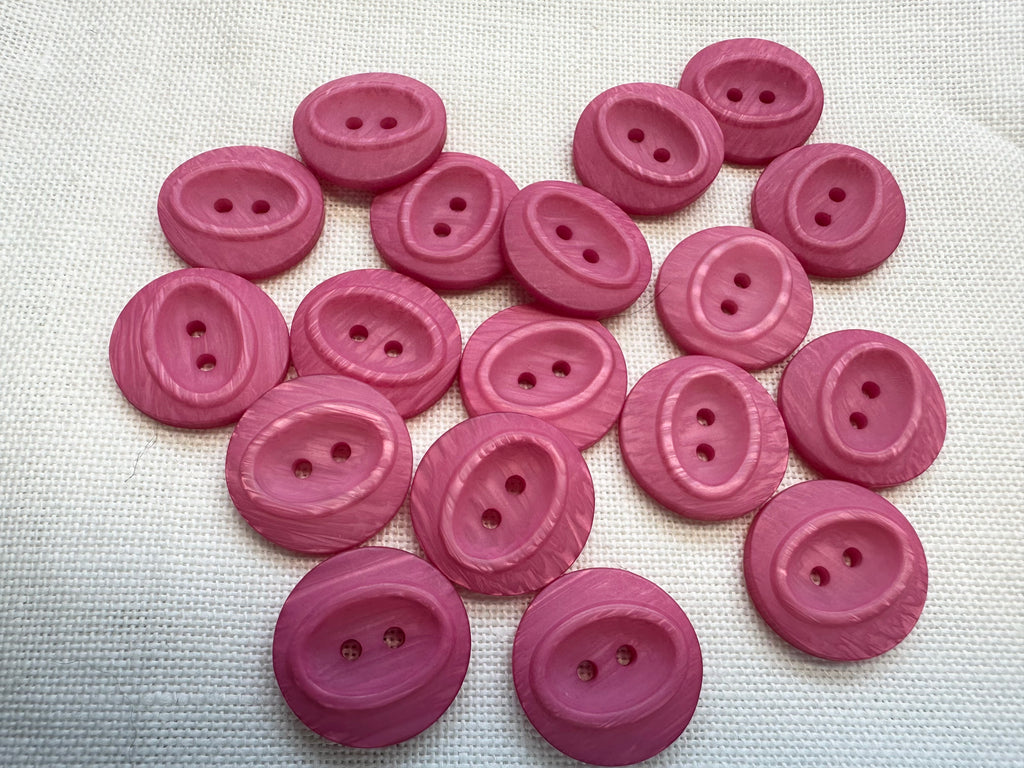 23mm Raspberry Pink Buttons – Pack of 18 | Last Chance Treasure