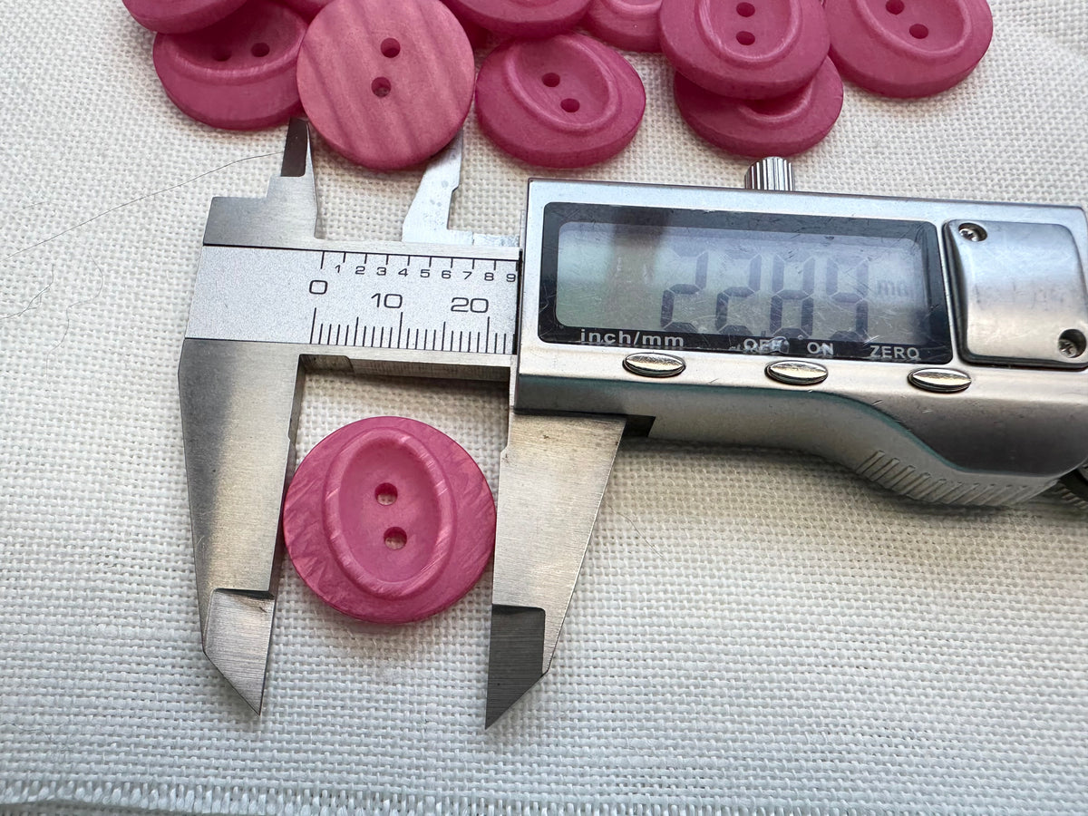 23mm Raspberry Pink Buttons – Pack of 18 | Last Chance Treasure