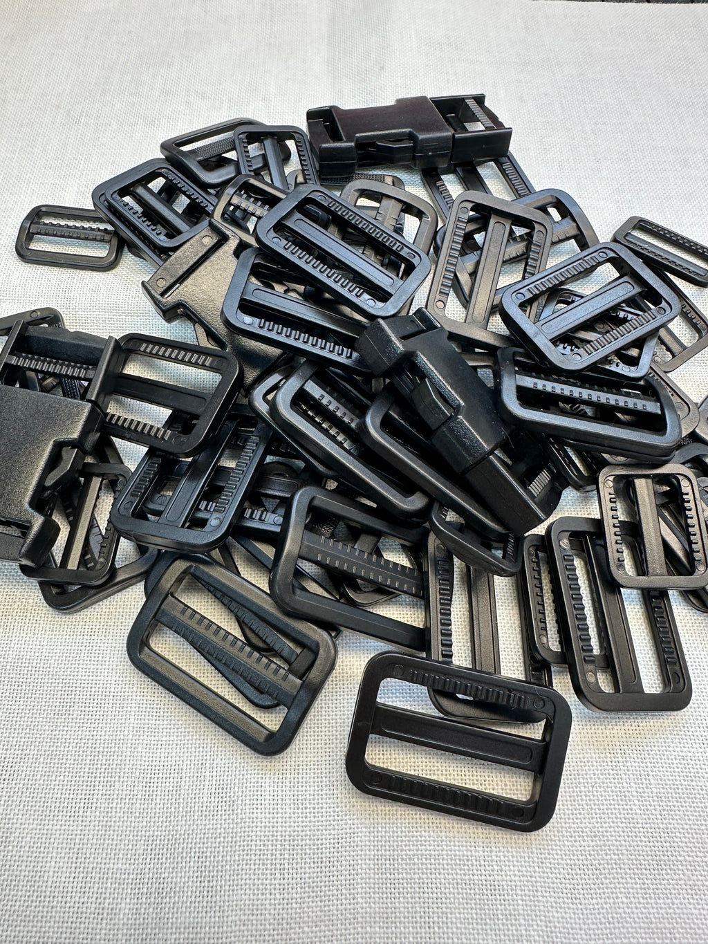 Bag Making Buckle Bundle – 4 Clip Fasteners & 50 Assorted Slide Buckles – Clearance