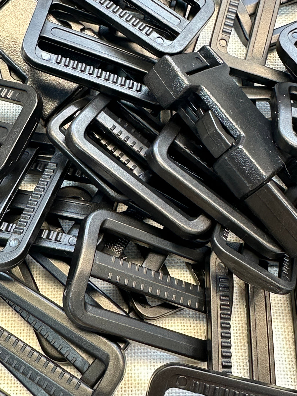 Bag Making Buckle Bundle – 4 Clip Fasteners & 50 Assorted Slide Buckles – Clearance