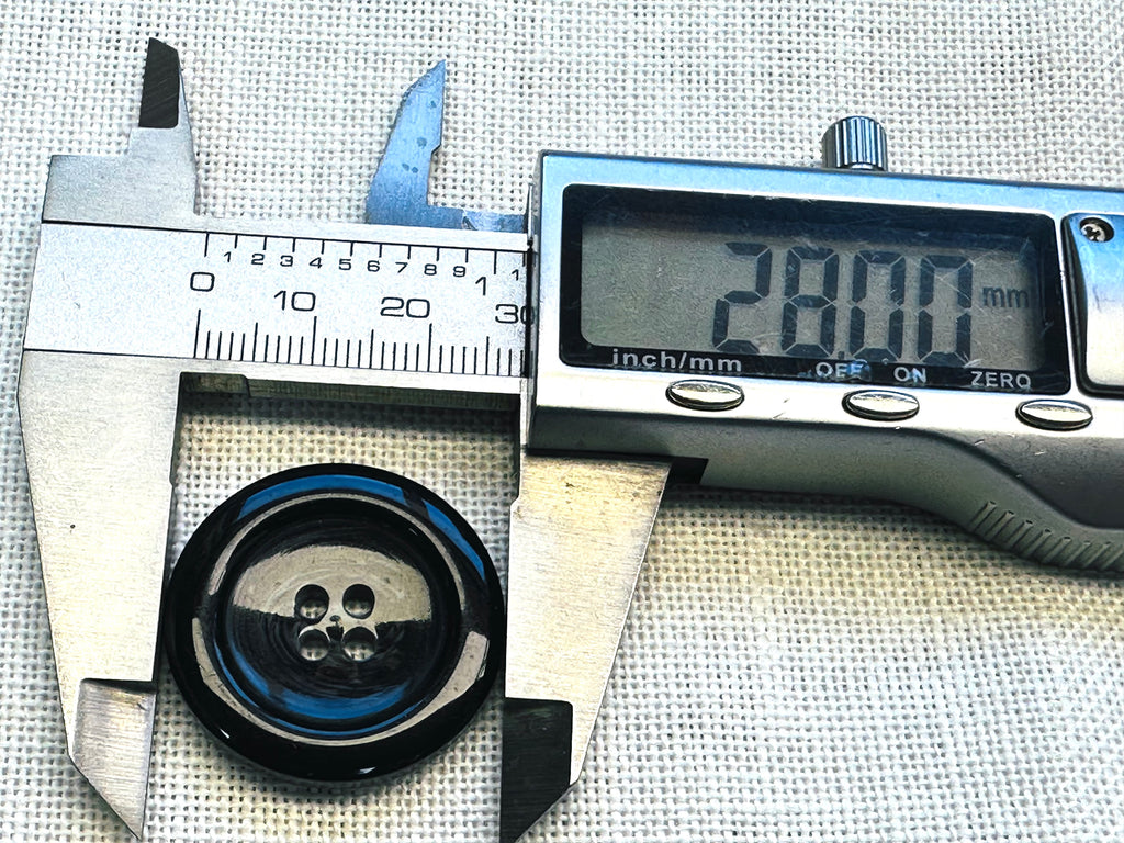 Black Glossy Four-Hole Button – 28mm