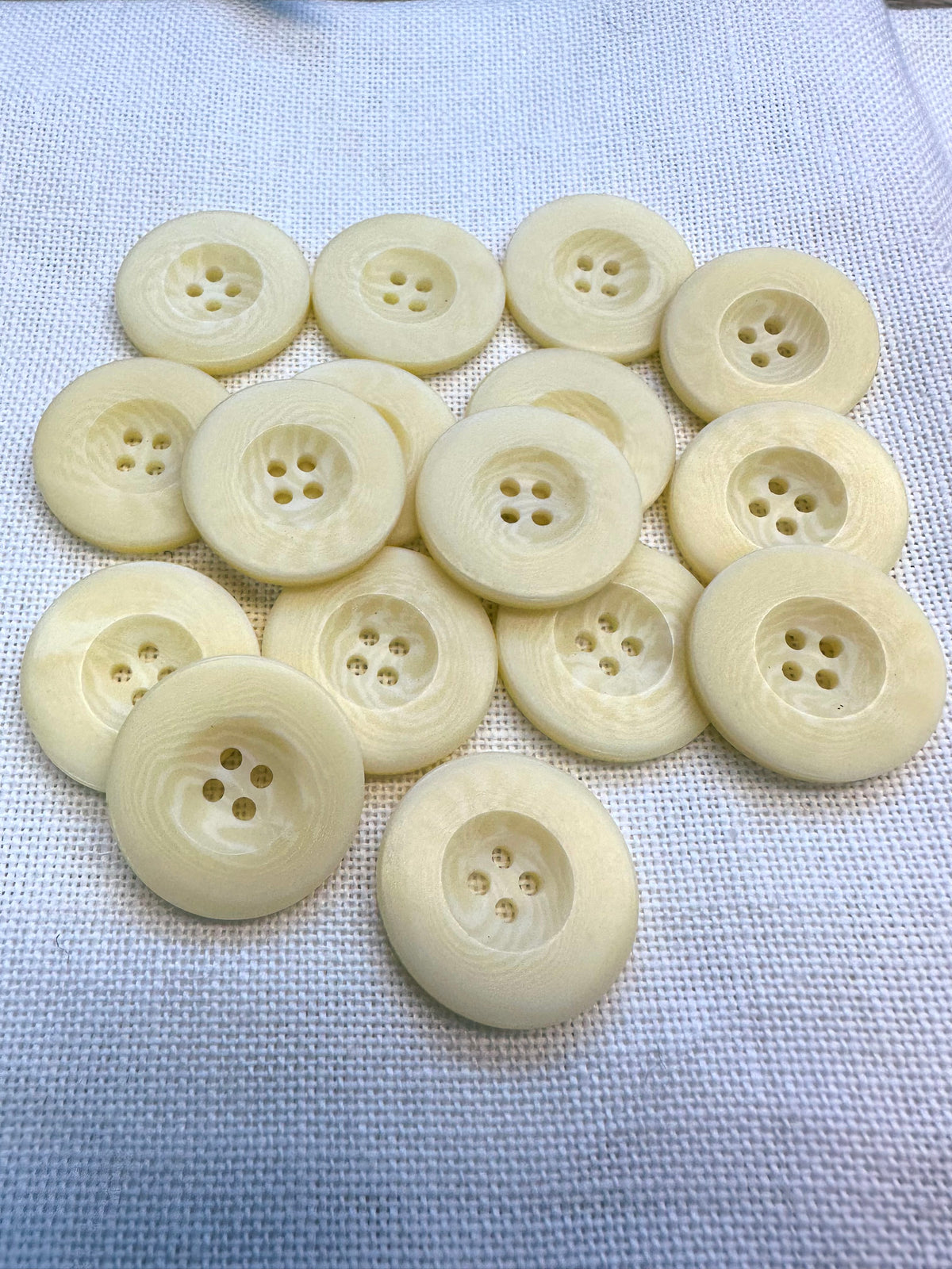 Cream Buttons 26mm – Pack of 16 | Last Chance Treasure