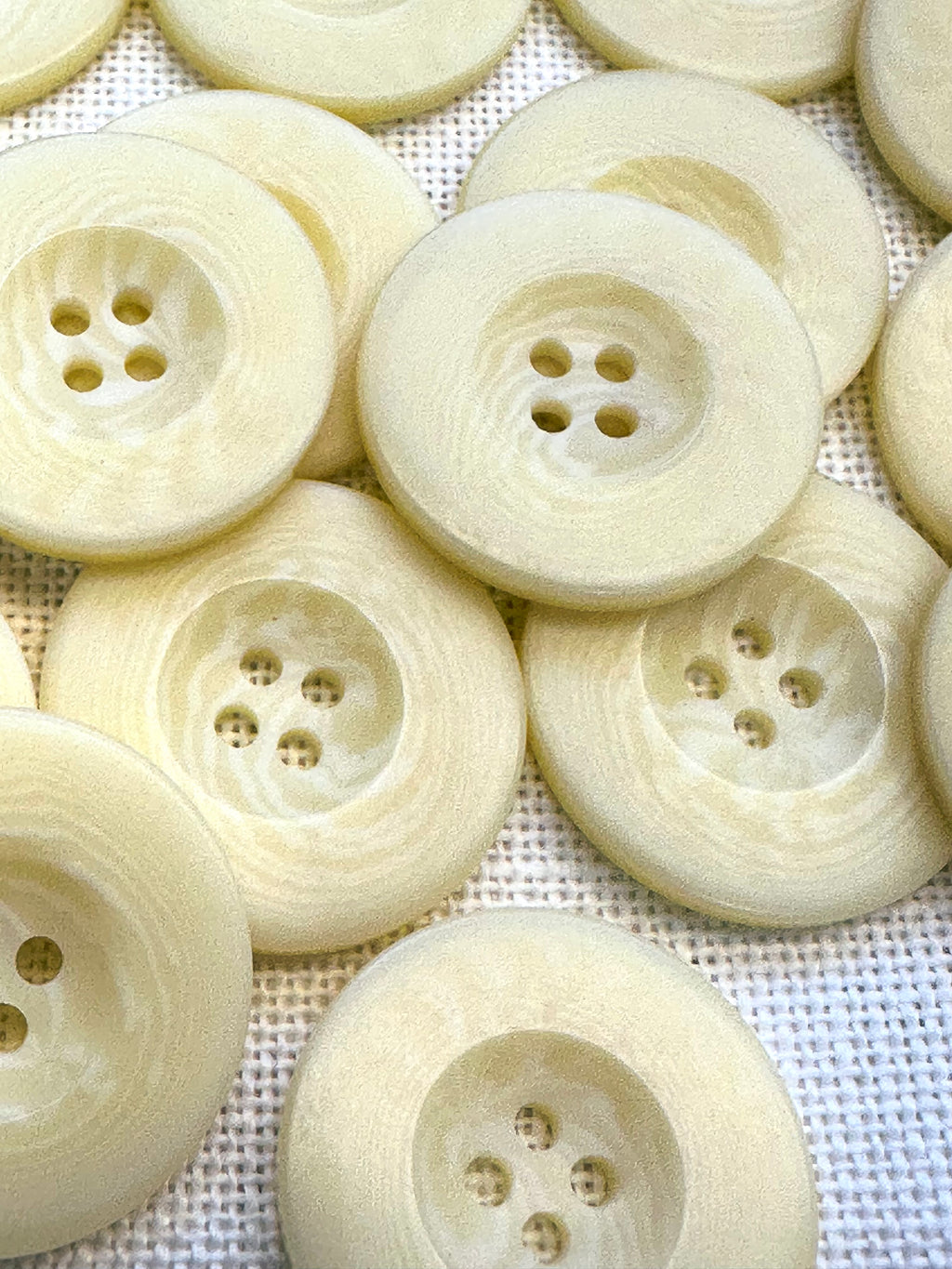 Cream Buttons 26mm – Pack of 16 | Last Chance Treasure