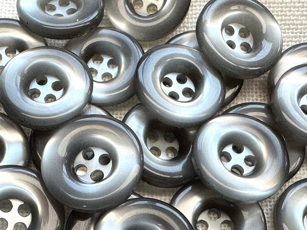 Grey Pearl-Effect Buttons 20mm – Pack of 20 | Last Chance Treasures