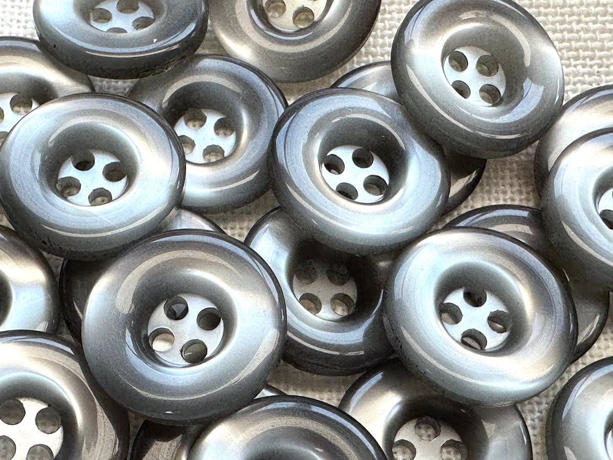 Grey Pearl-Effect Buttons 20mm – Pack of 20 | Last Chance Treasures