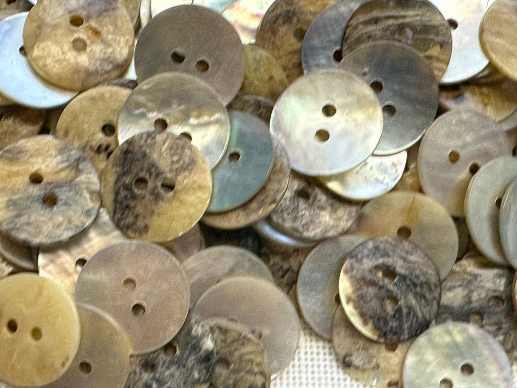 Natural Shell Craft Buttons – Cream – 15mm – Pack of 200