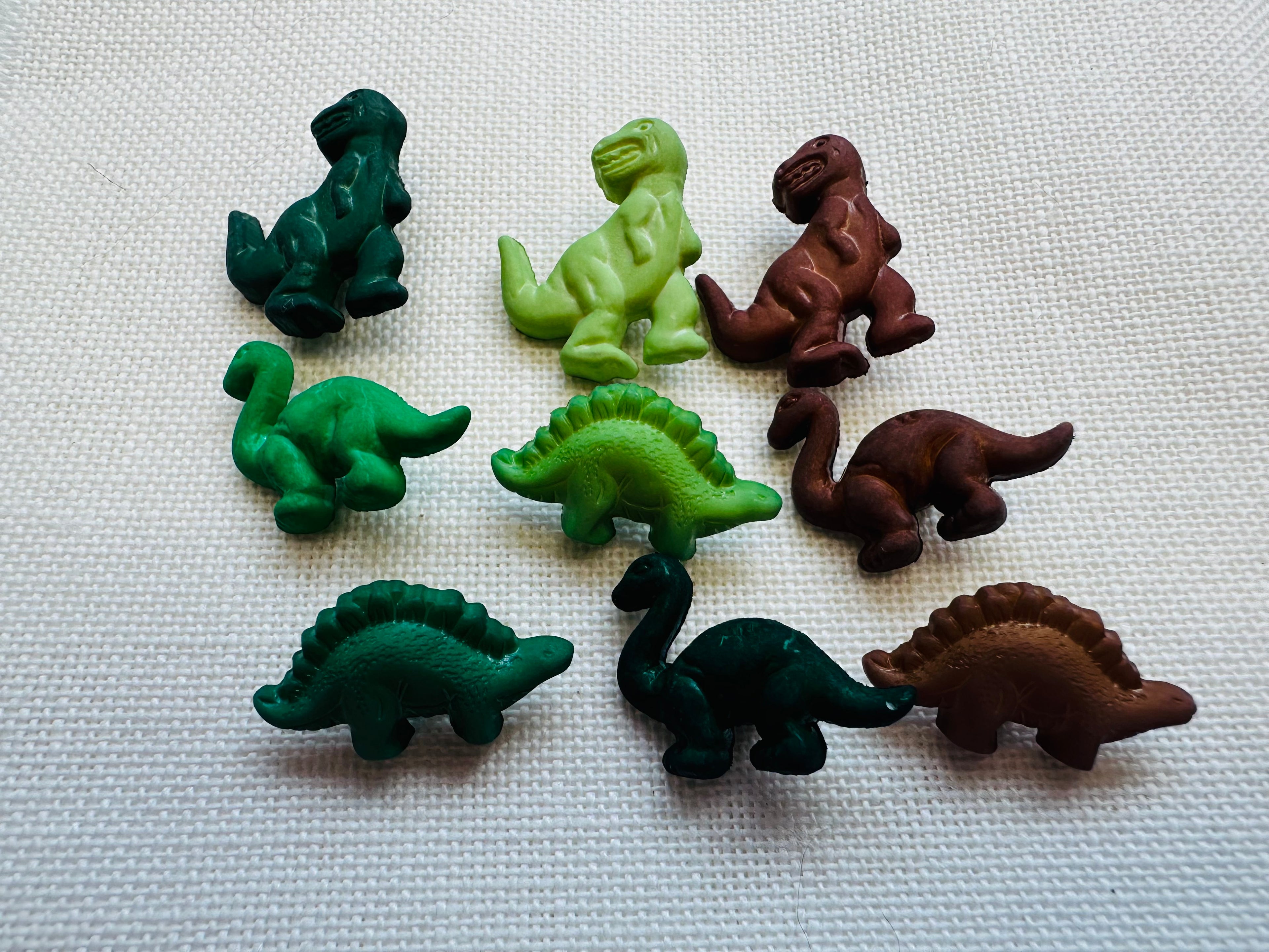 Buttons Galore Dinosaur Buttons – Approx. 26mm – Pack of 9 Assorted