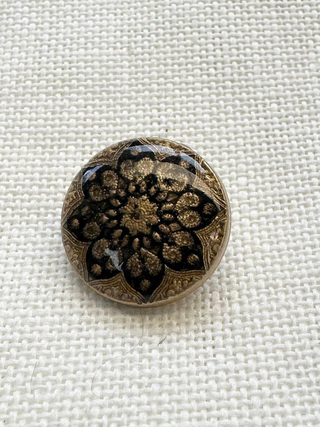 18mm Black & Matt Gold Tone Metal Button – Sold Individually