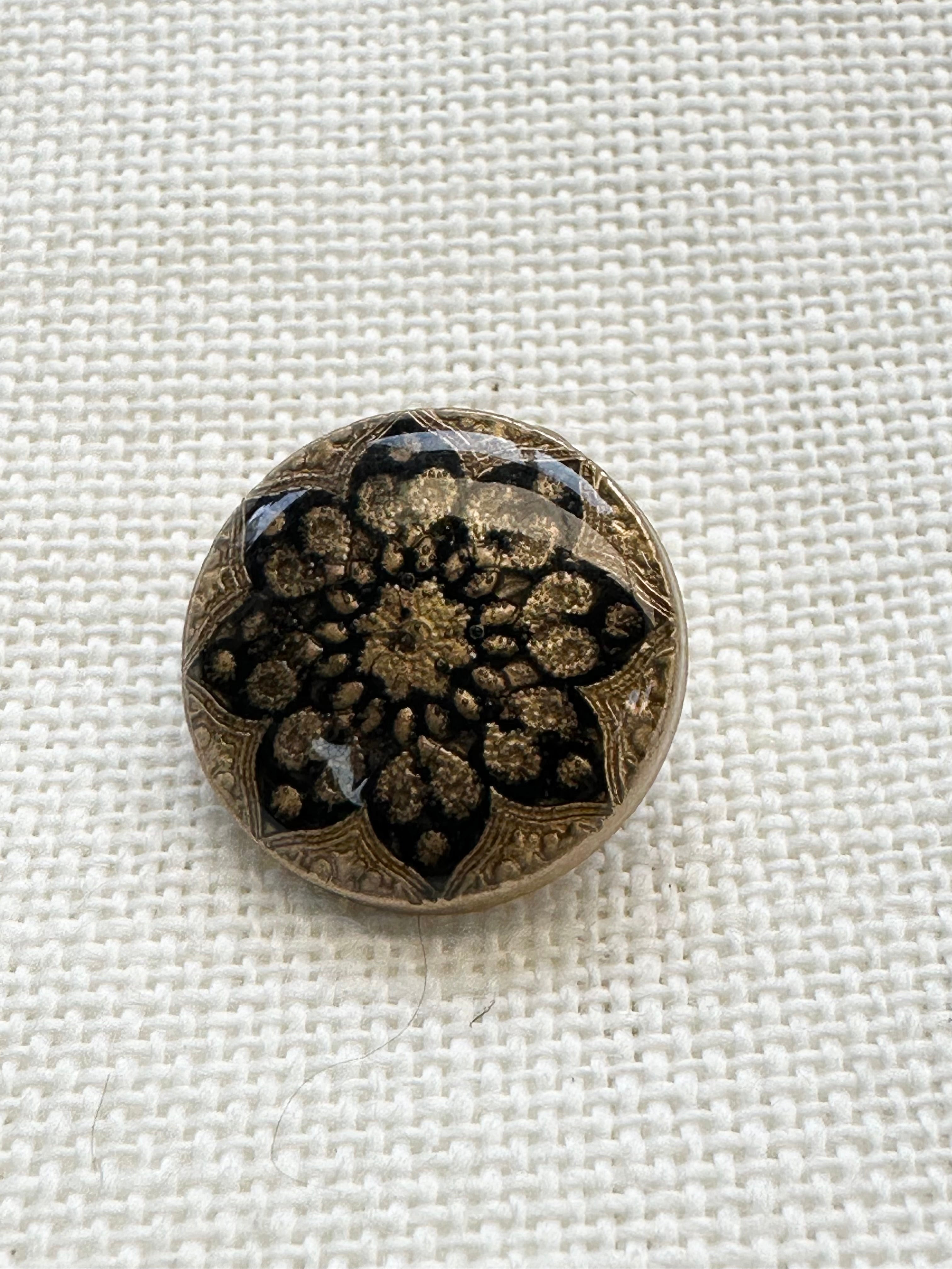 18mm Black & Matt Gold Tone Metal Button – Sold Individually
