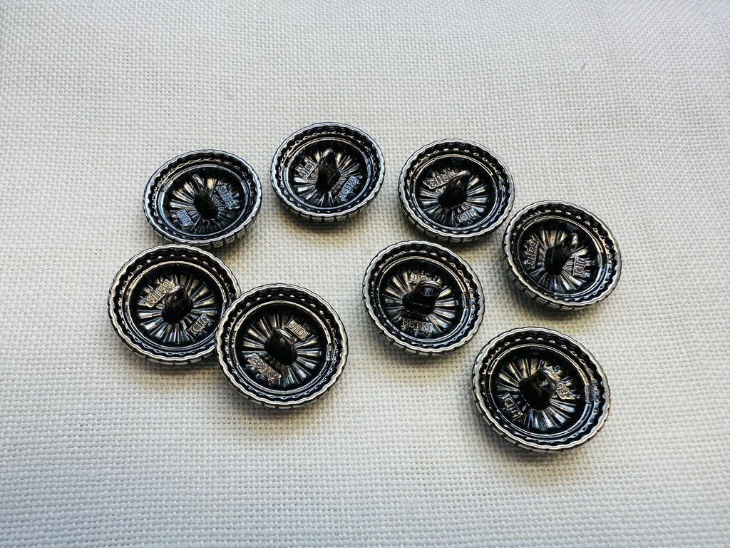 Last Chance Treasure – 23mm Antique Silver Effect Metal Buttons – Pack of 8