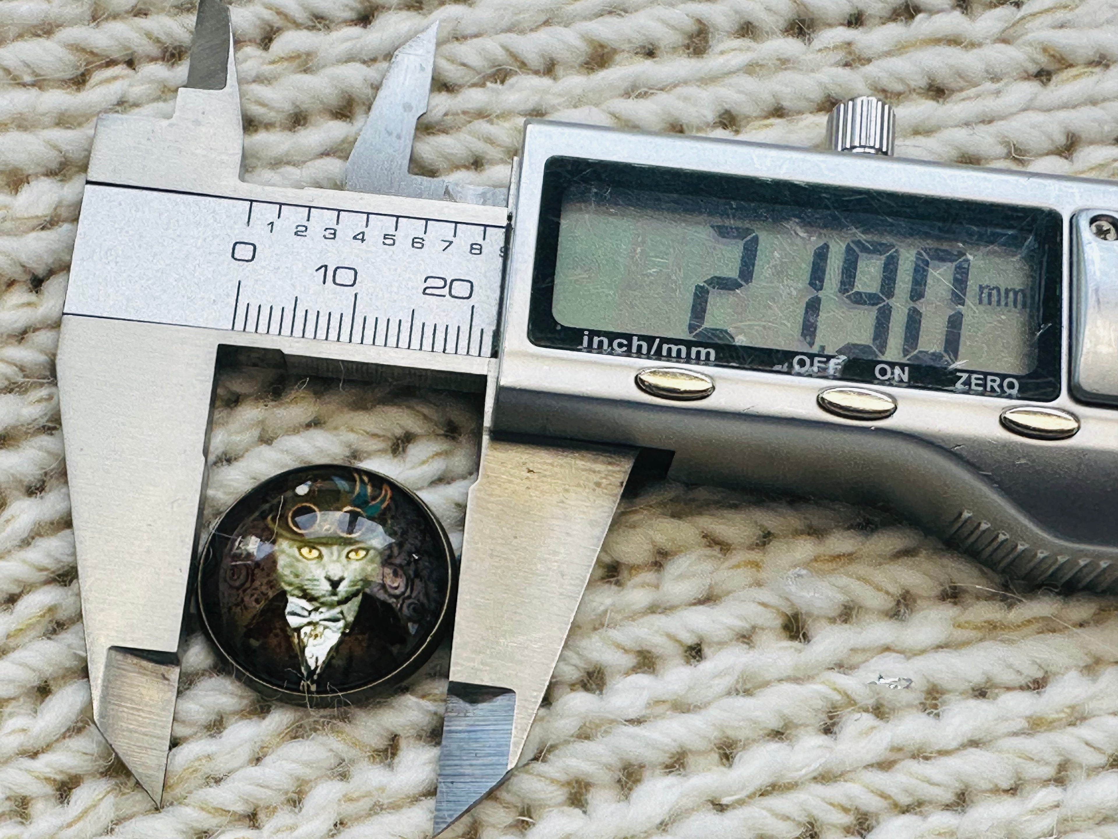 Steampunk Cat Glass Button – 22mm
