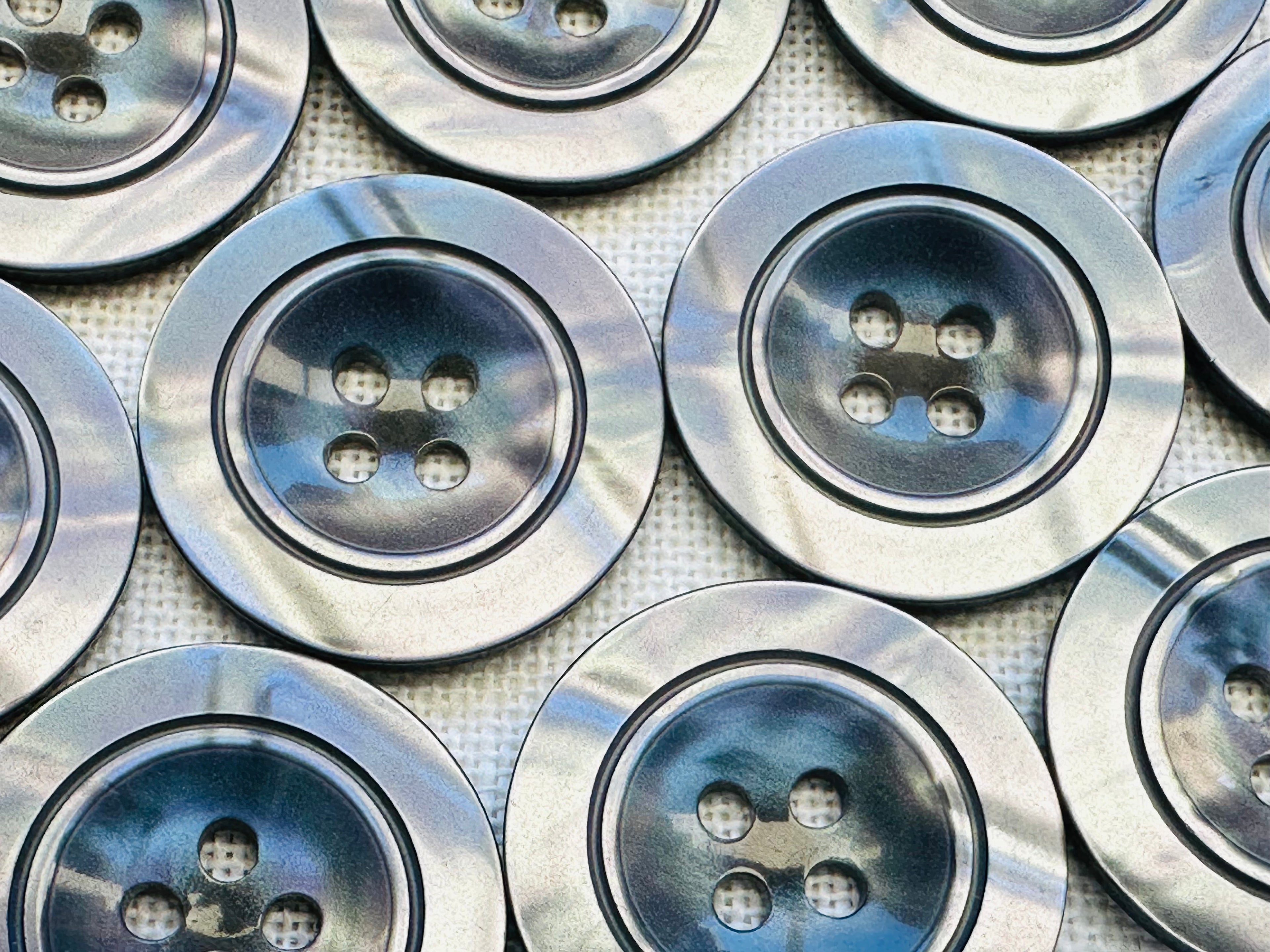 28mm Grey Iridescent Buttons – Pack of 10 | Last Chance Treasure