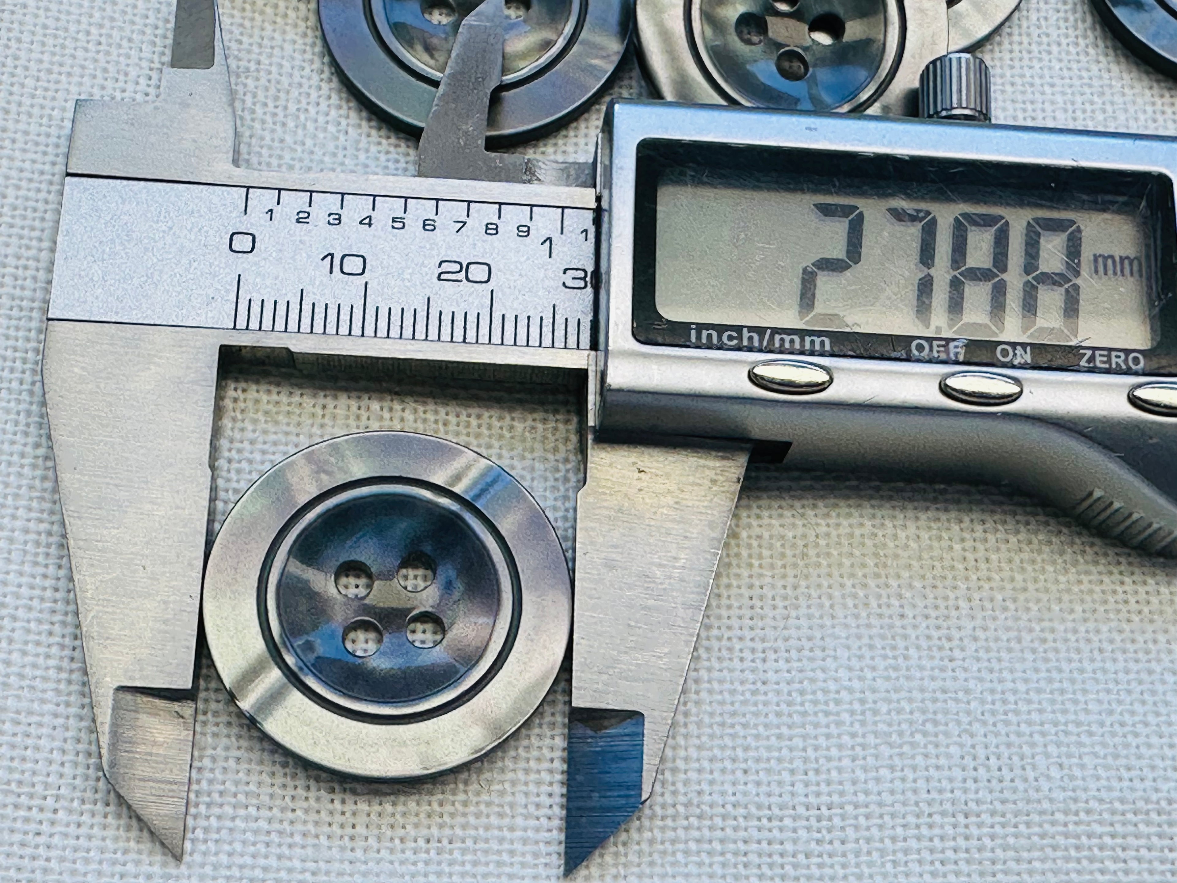 28mm Grey Iridescent Buttons – Pack of 10 | Last Chance Treasure