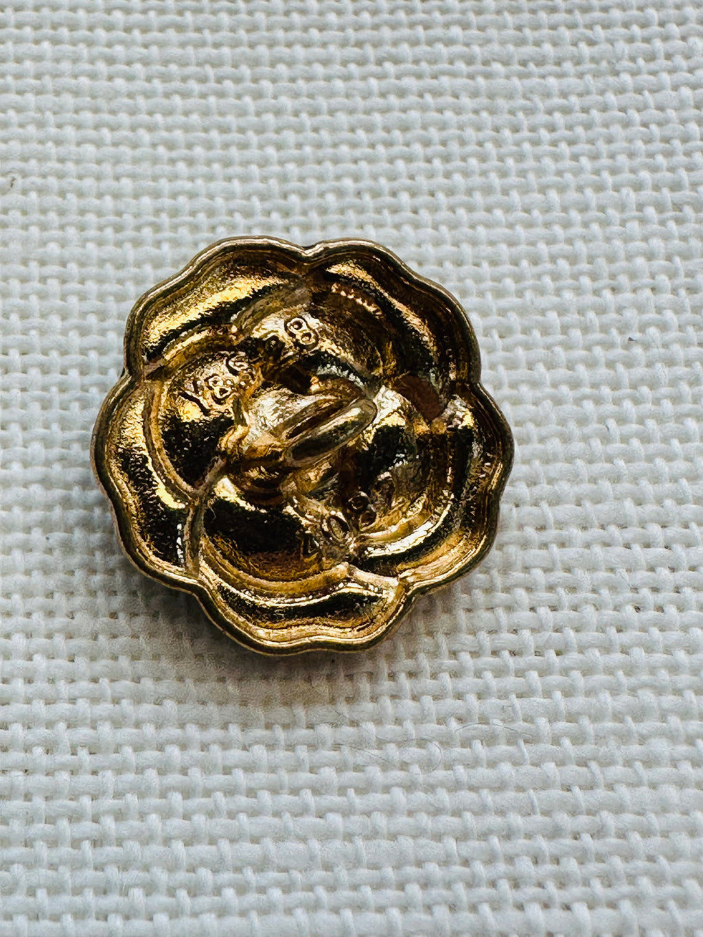 Black & Gold Camellia Flower Button – 18mm – Sold Individually