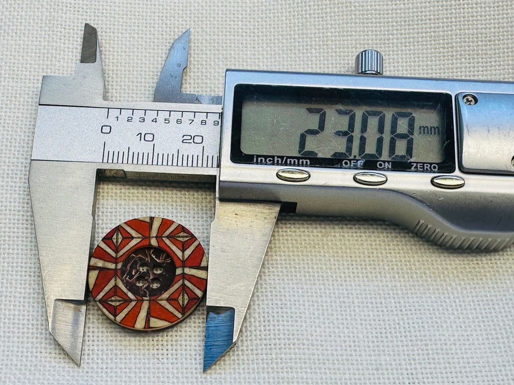 Orange geometric button 23mm