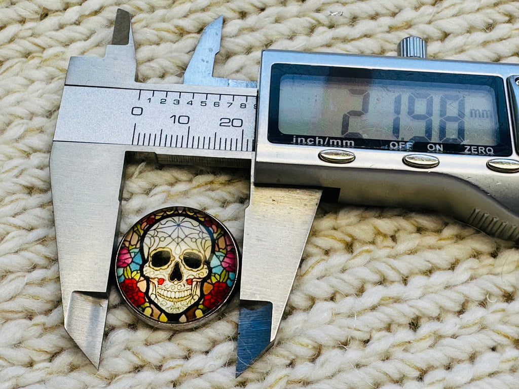 Floral Skull Glass & Metal Button – 22mm