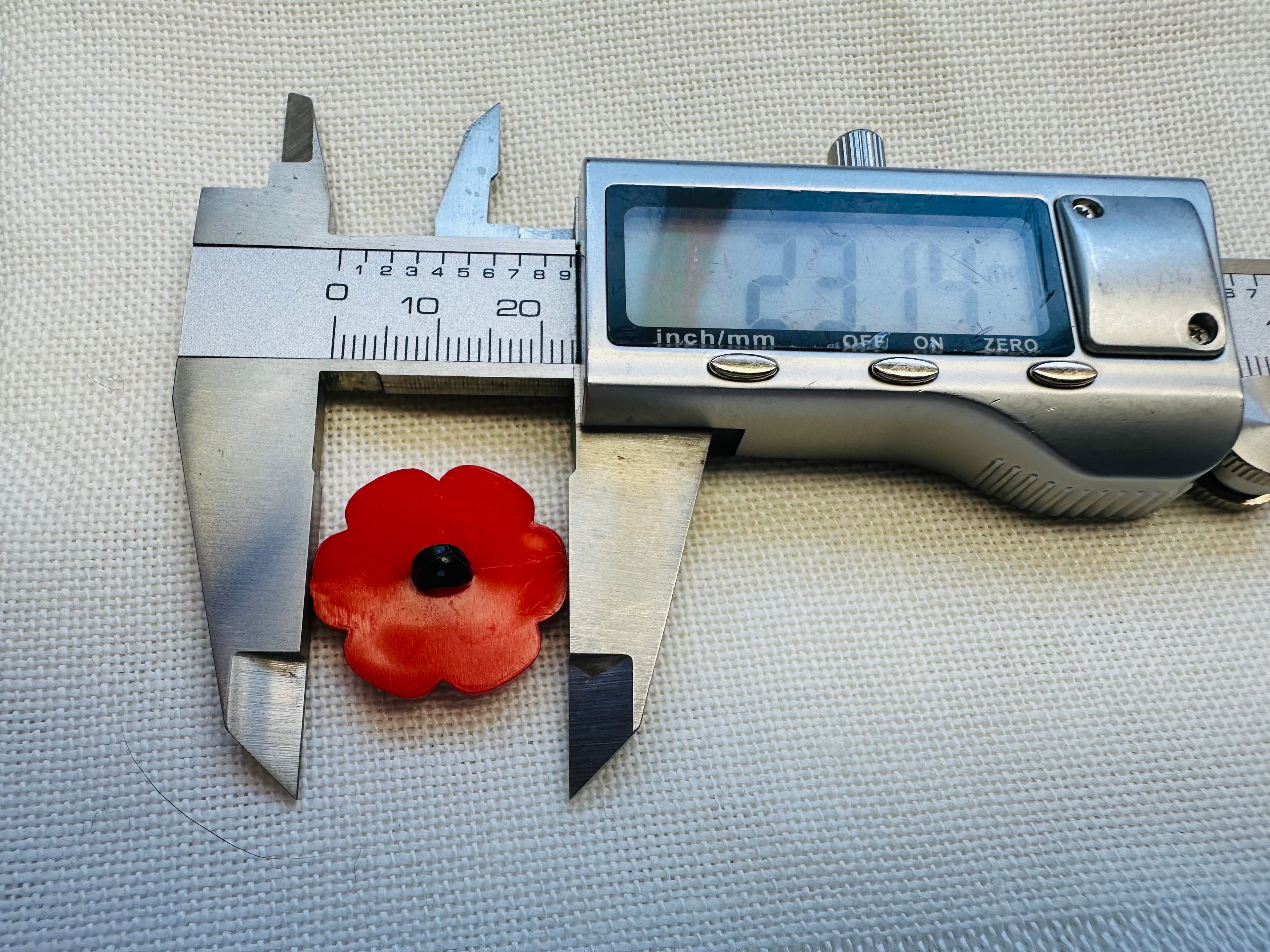 23mm Red Poppy Flower Button – Black Centre – Sold Individually