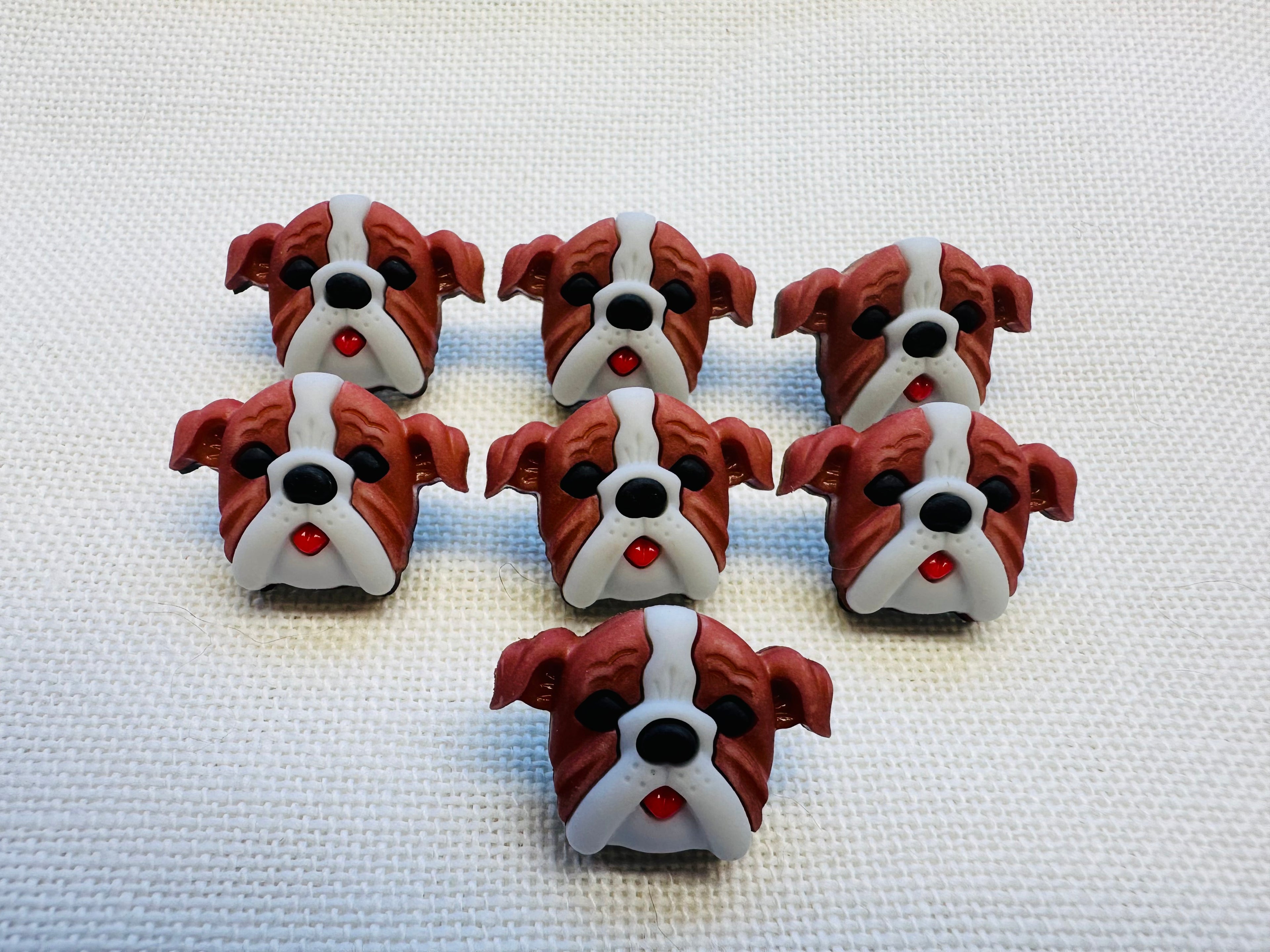 Bulldog Dog Novelty Buttons – 23mm – Pack of 7 | Last Chance Treasure