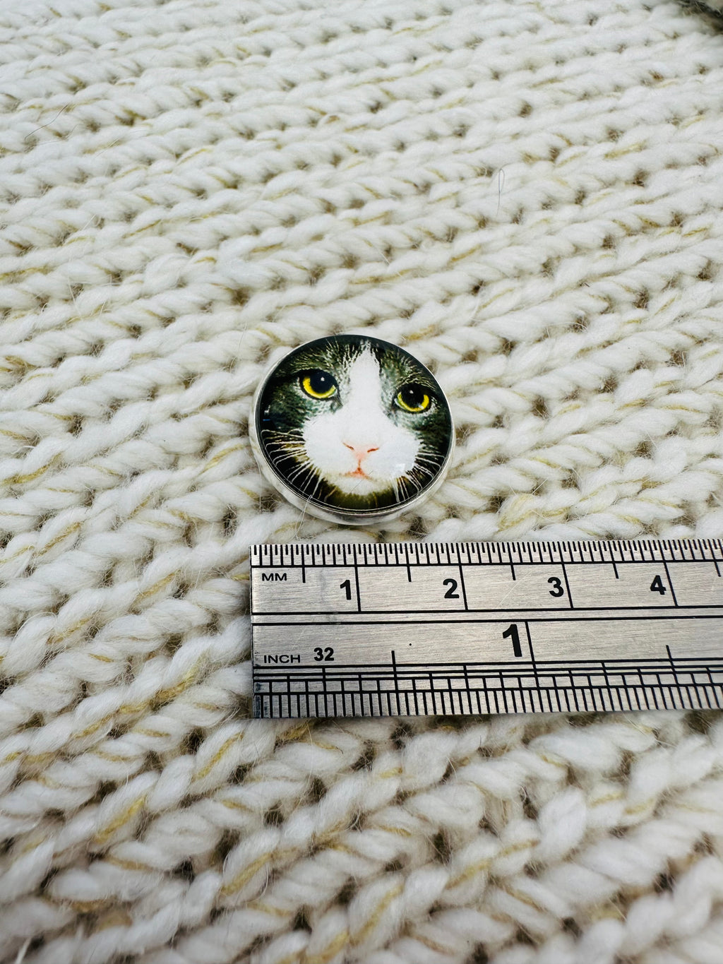 Cat Face Glass & Metal Button – 22mm – Sold Individually