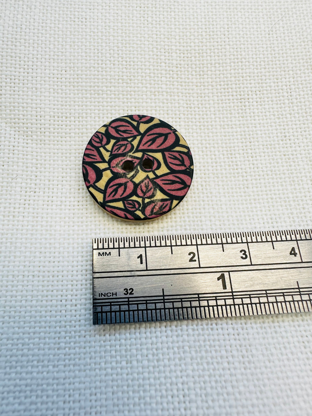 Cerise Pink Leaf Pattern Faux Wood Button – 23mm – Sold Individually