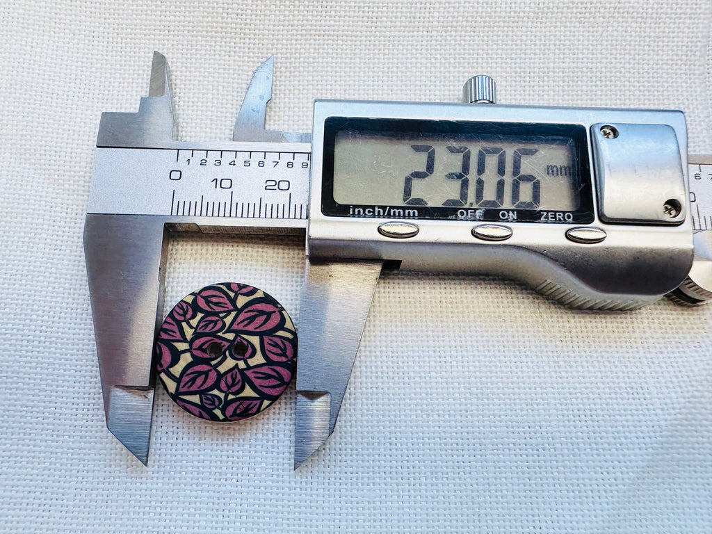 Cerise Pink Leaf Pattern Faux Wood Button – 23mm – Sold Individually