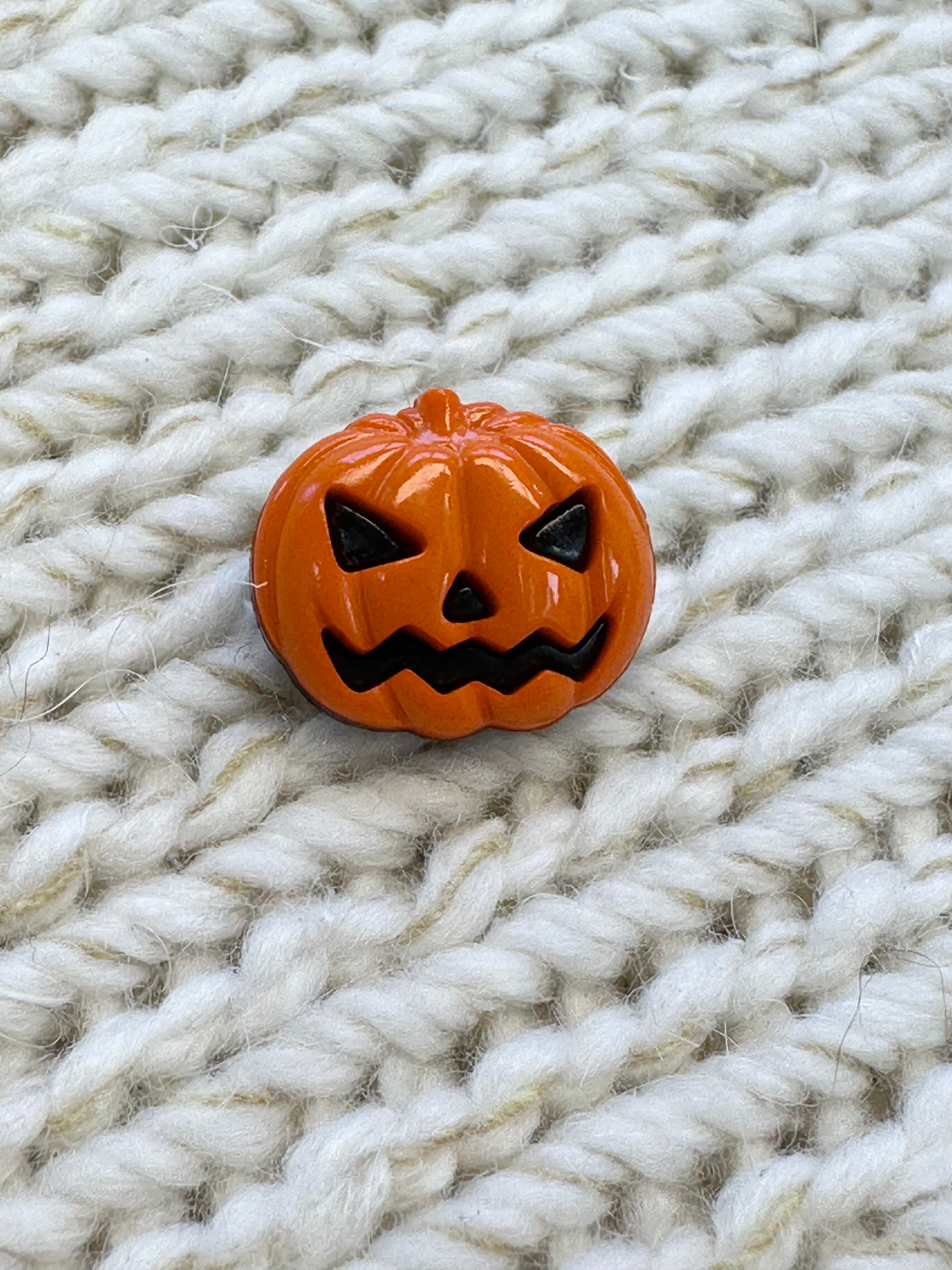 18mm Orange Halloween Pumpkin Button – Jack O Lantern