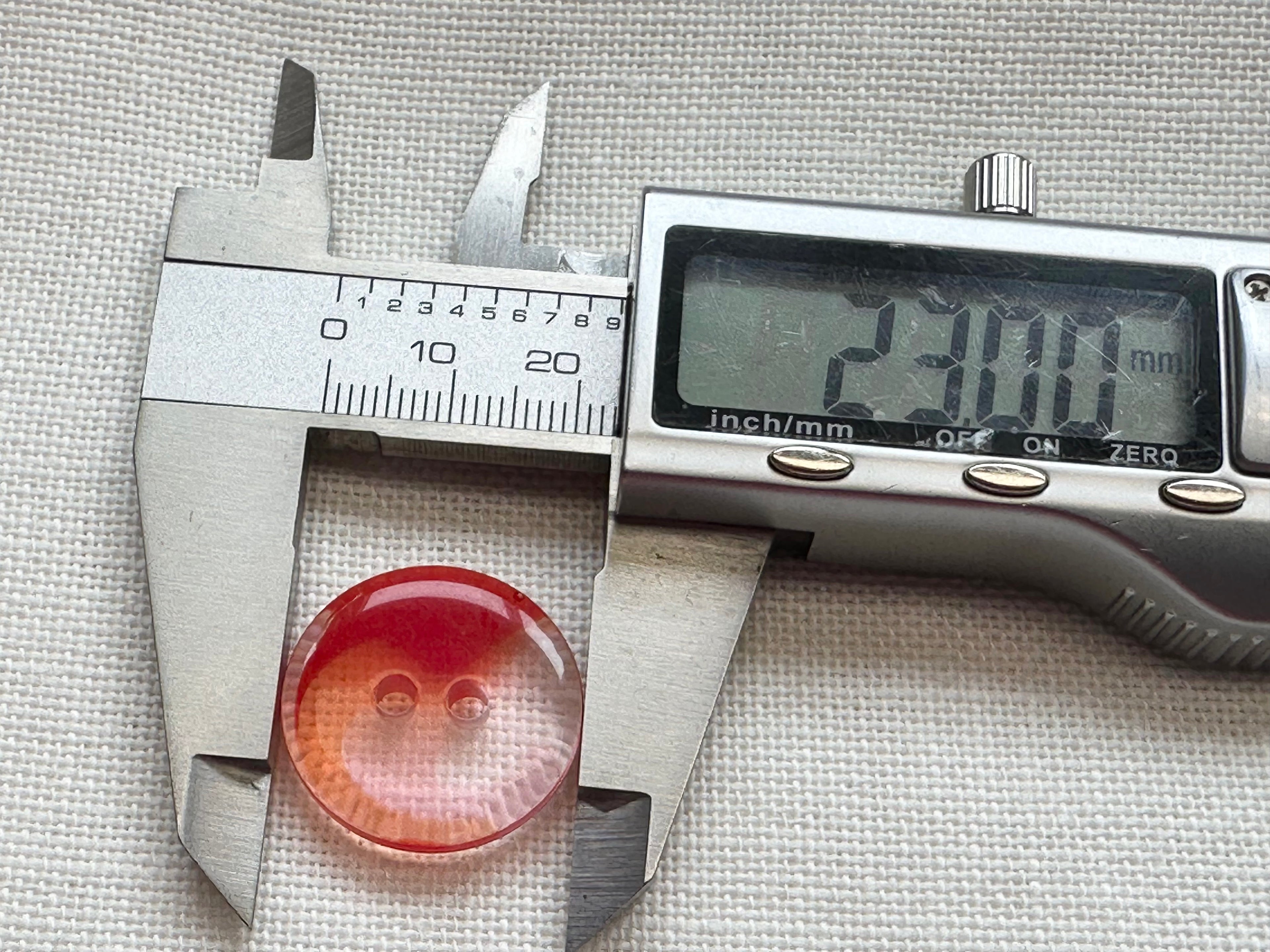 23mm Red & Amber Transparent Patterned Button – 36L 7/8 Inch