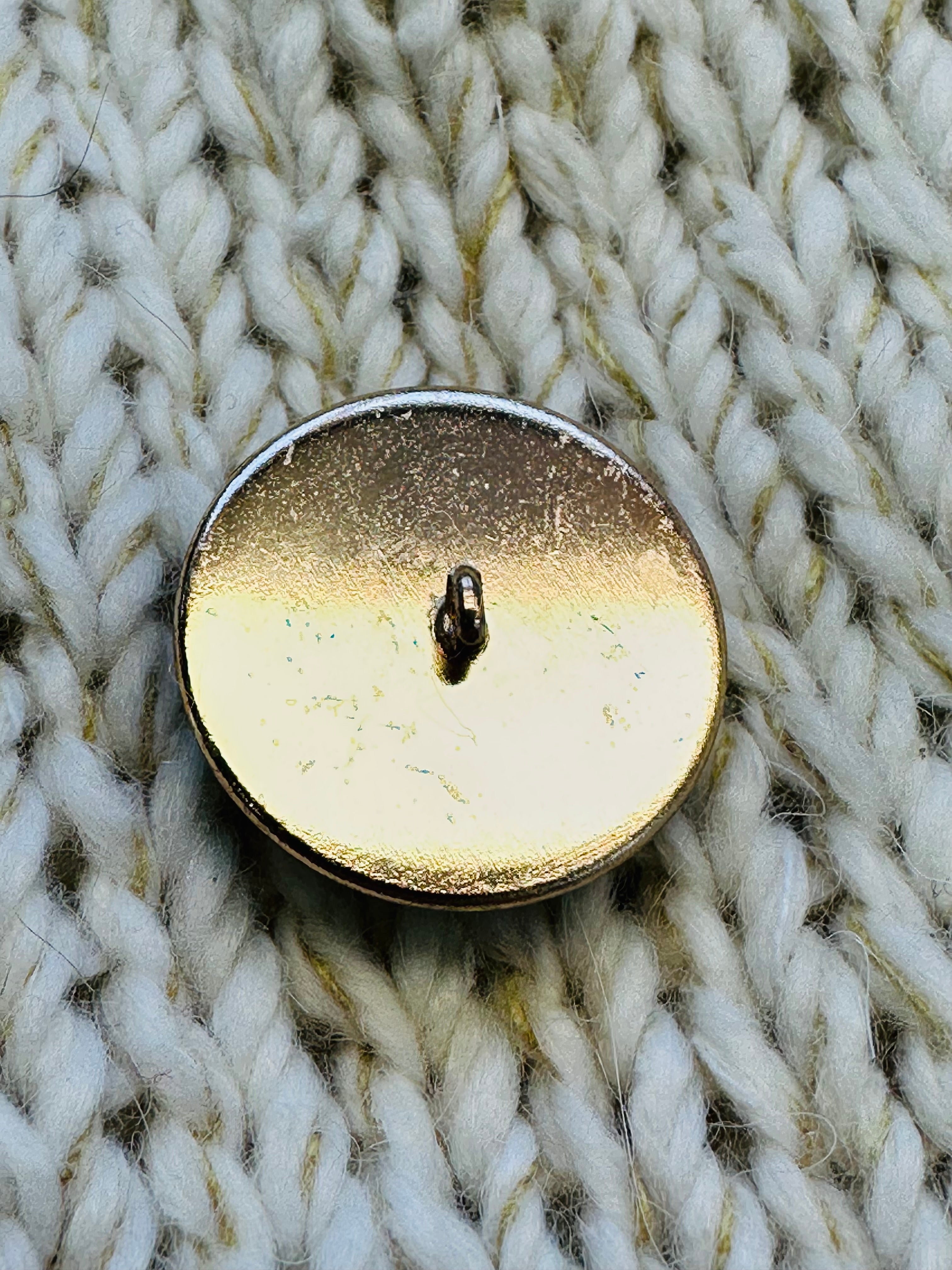 Toucan Glass & Metal Button – 22mm – Sold Individually