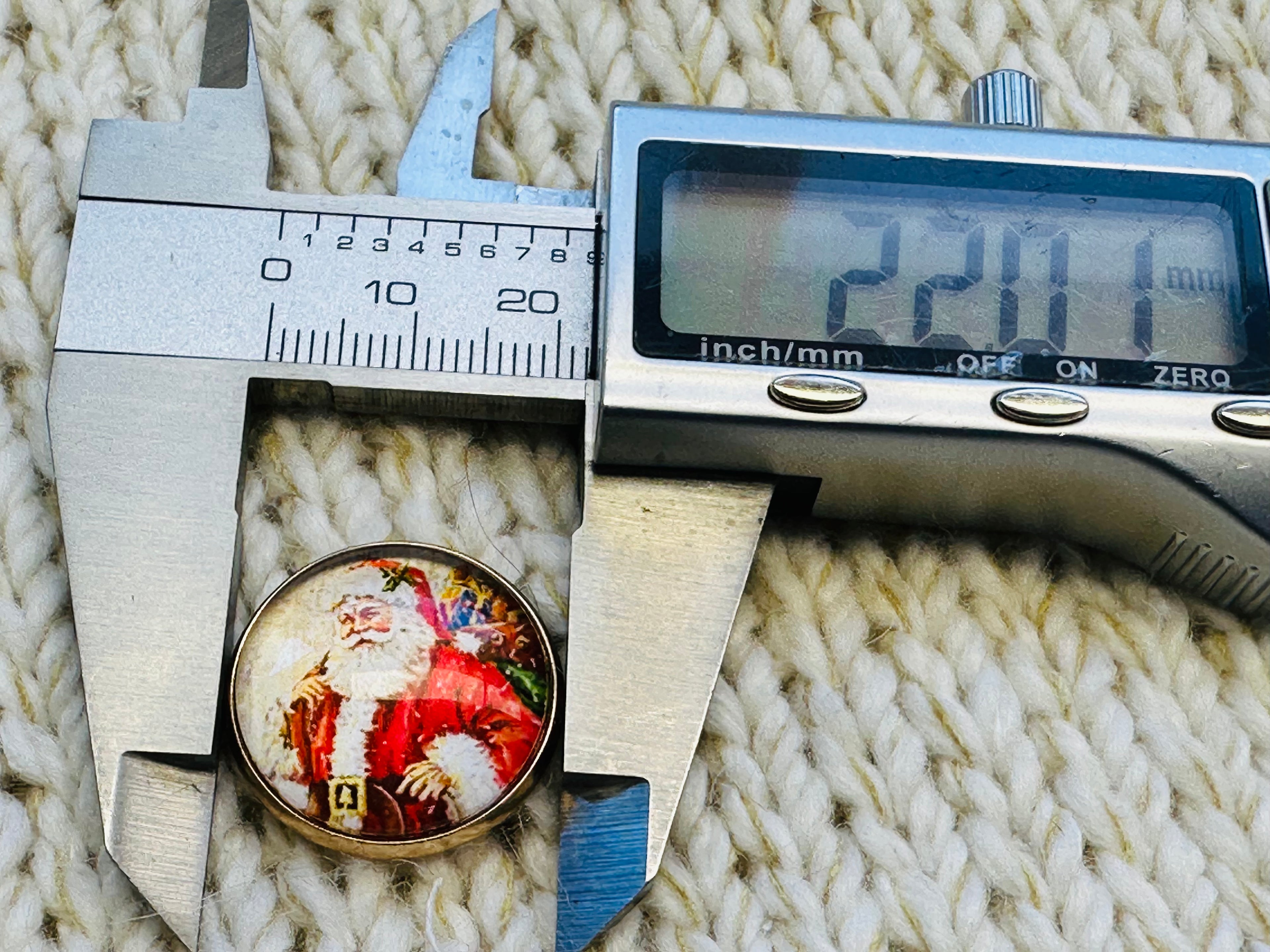 Santa Christmas Glass & Metal Button – 22mm