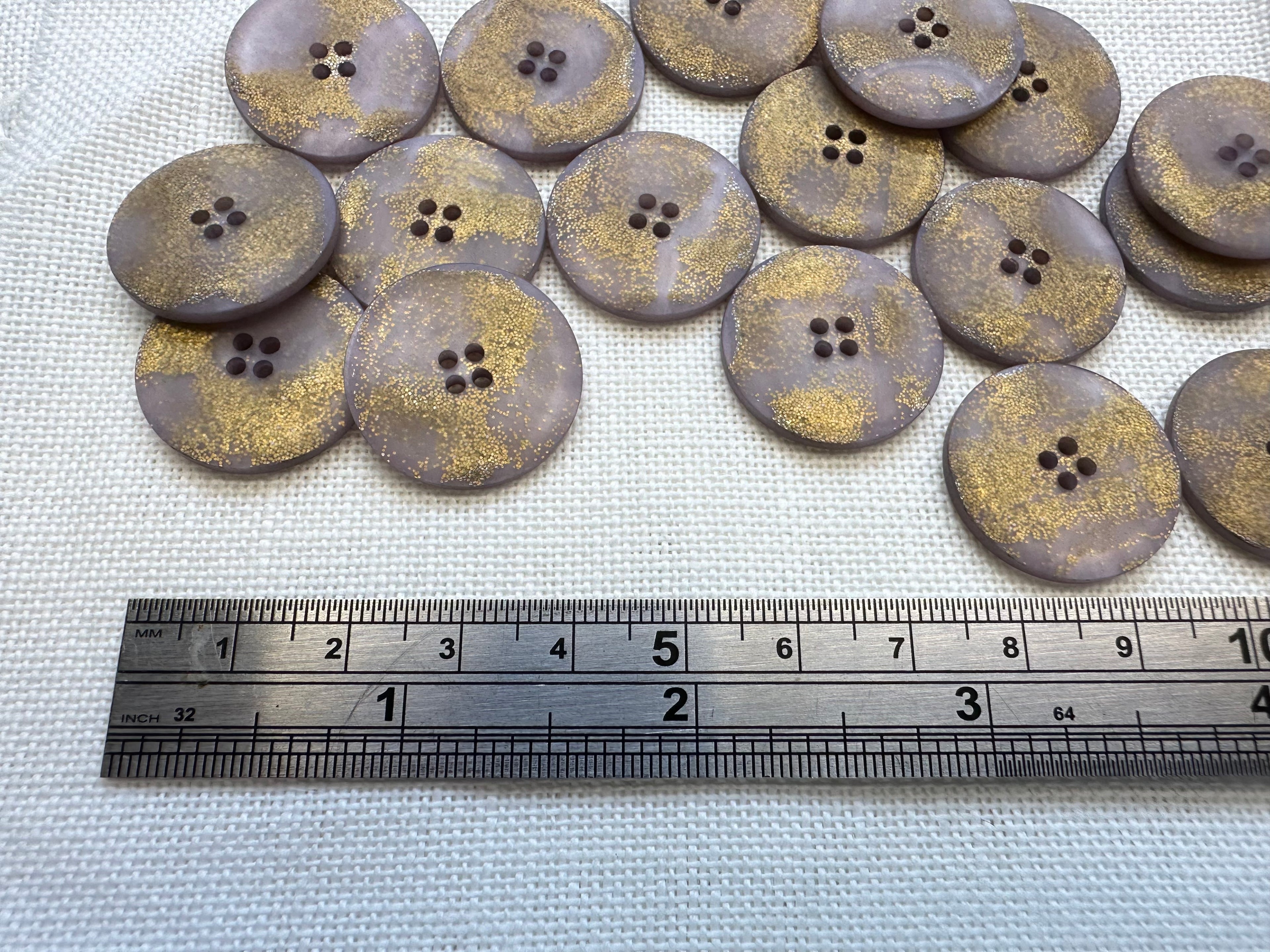Last Chance Treasure – Dusky Mauve & Gold Buttons – 22mm – Pack of 18