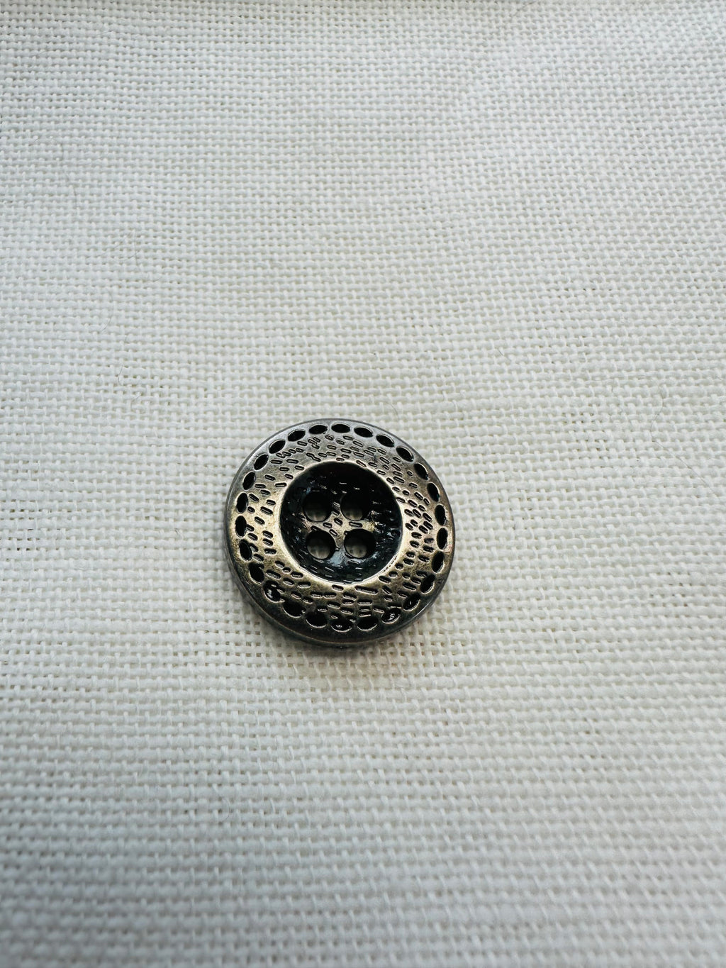 Antique Silver Metal-Look Plastic Button – 20mm