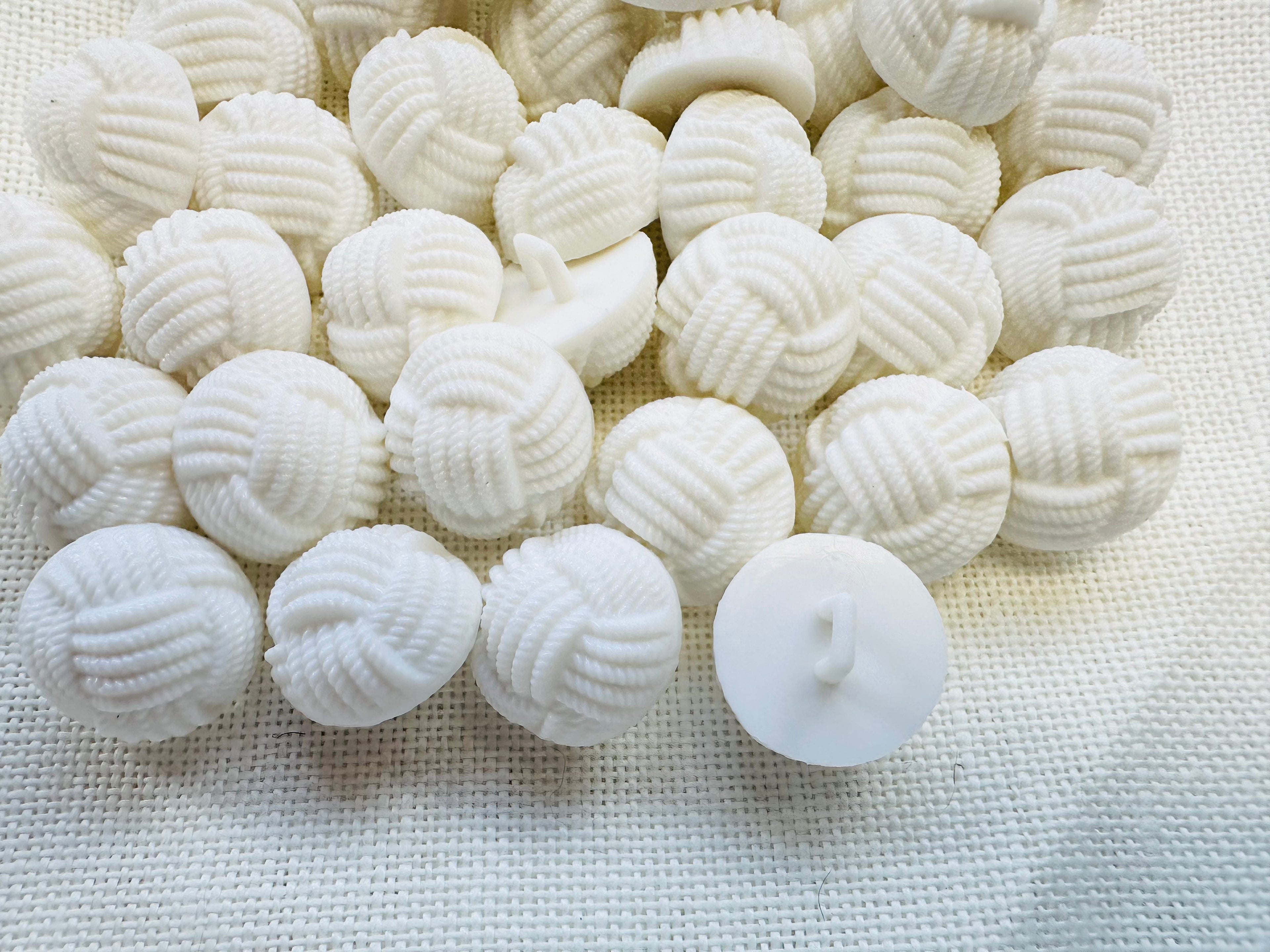 16mm White Textured Knot Buttons – Clearance Pack of 35
