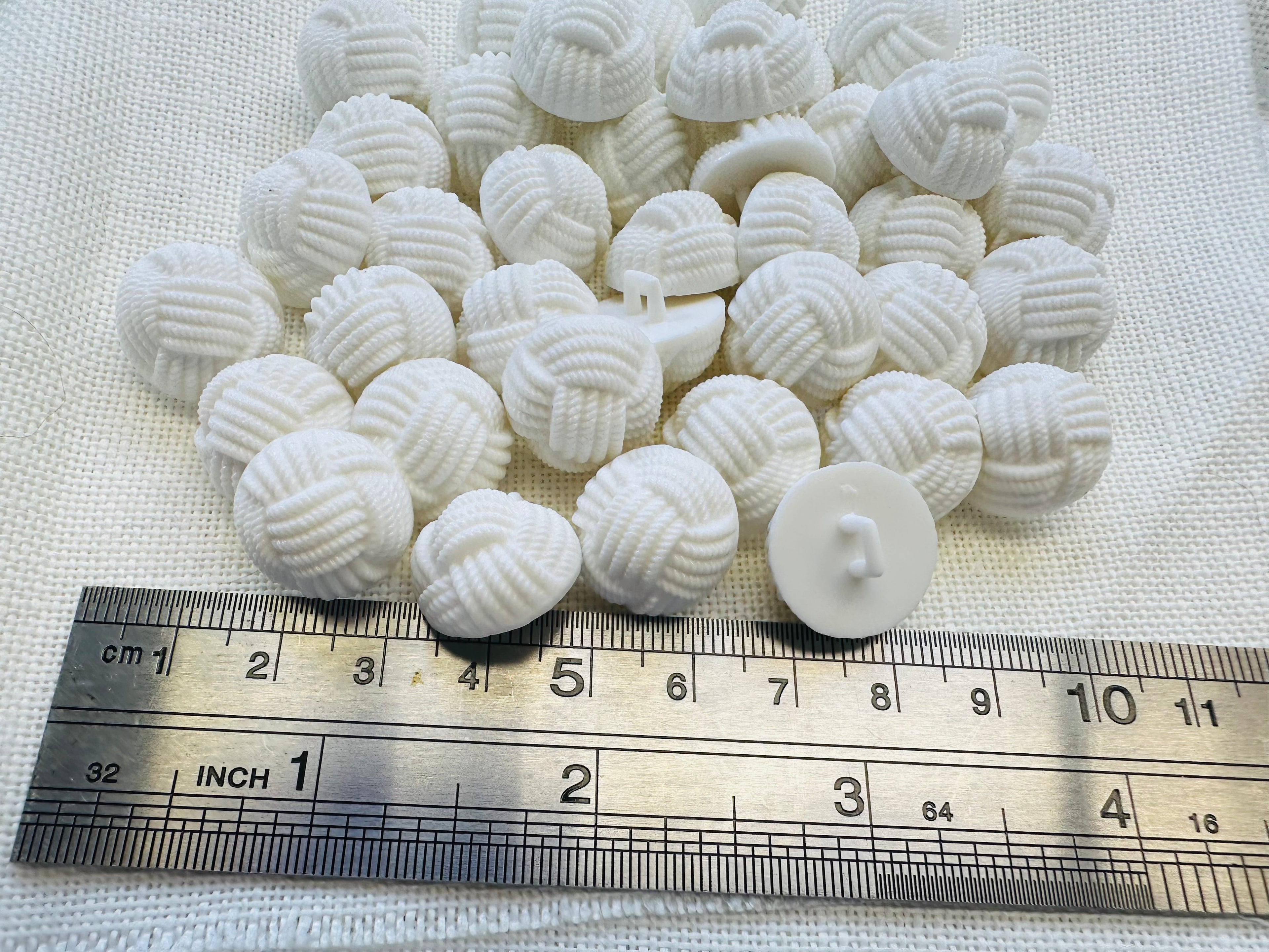 16mm White Textured Knot Buttons – Clearance Pack of 35