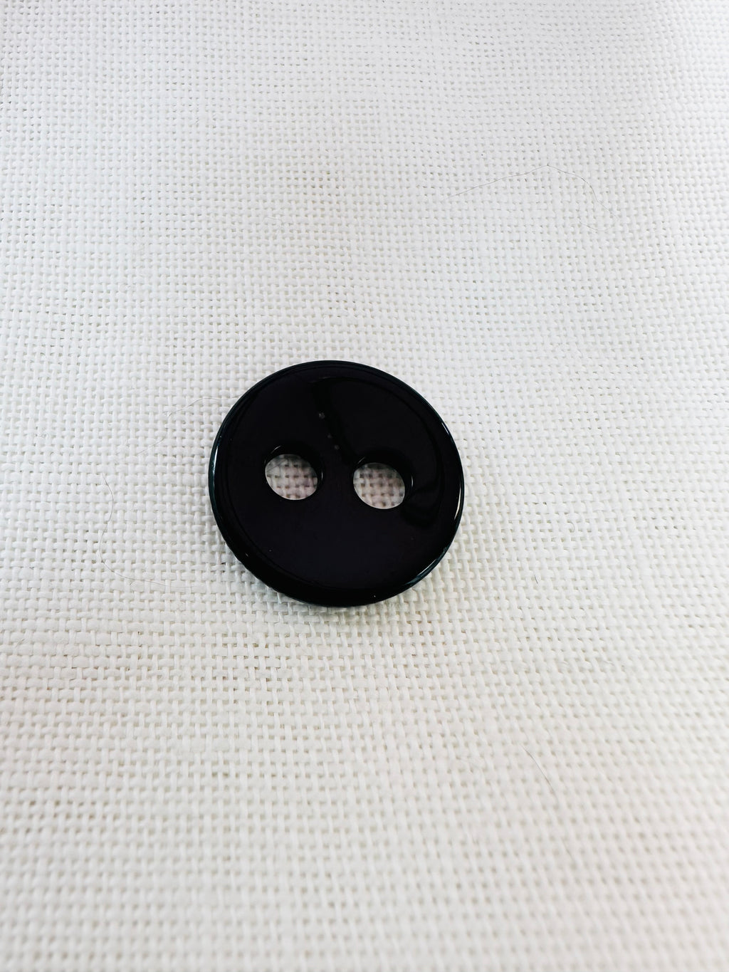 Black Glossy Two-Hole Button – 23mm