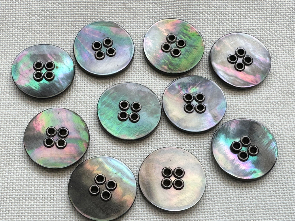Vintage 1990s Shell Buttons – 23mm – Pack of 10