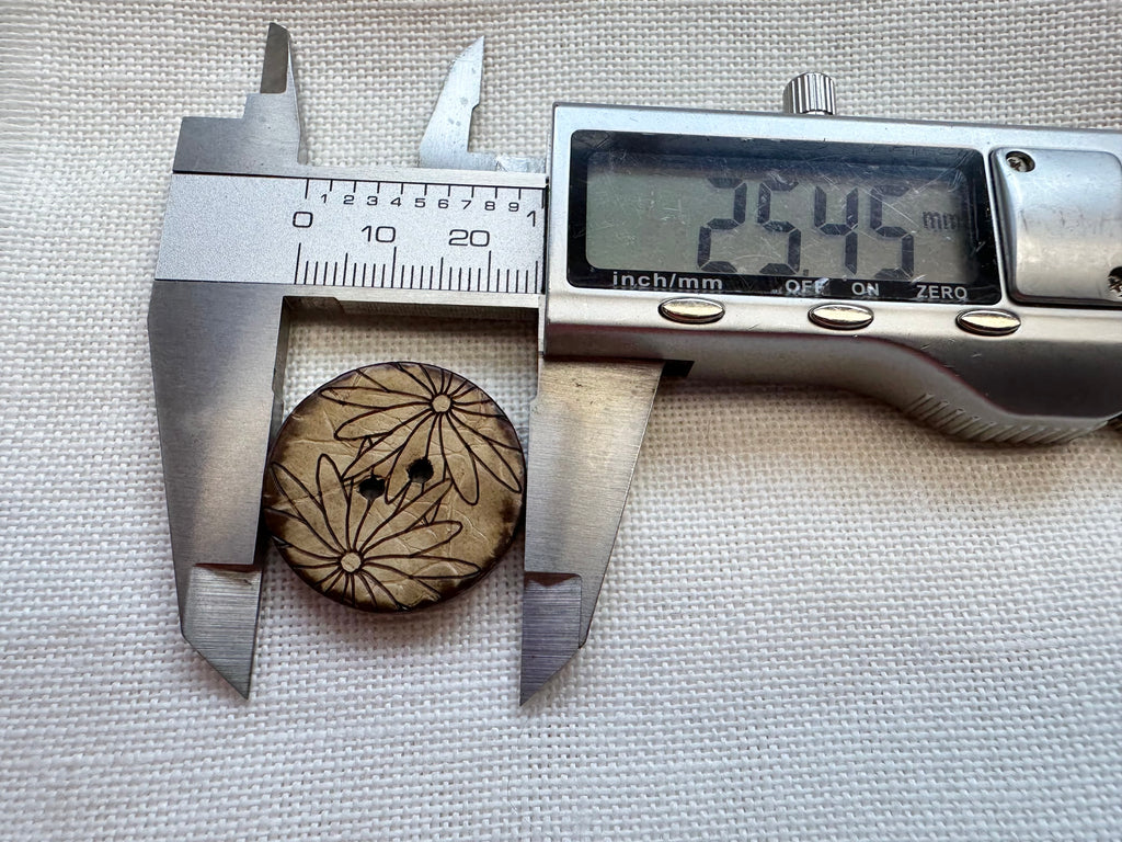25mm Engraved Coconut Shell Flower Button