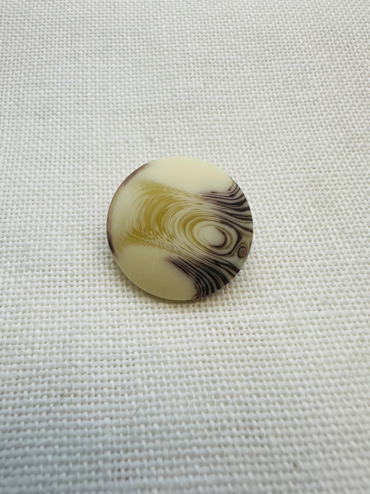23mm Traditional Aran Knit Button – Cream and Brown – Sold Individually  Description