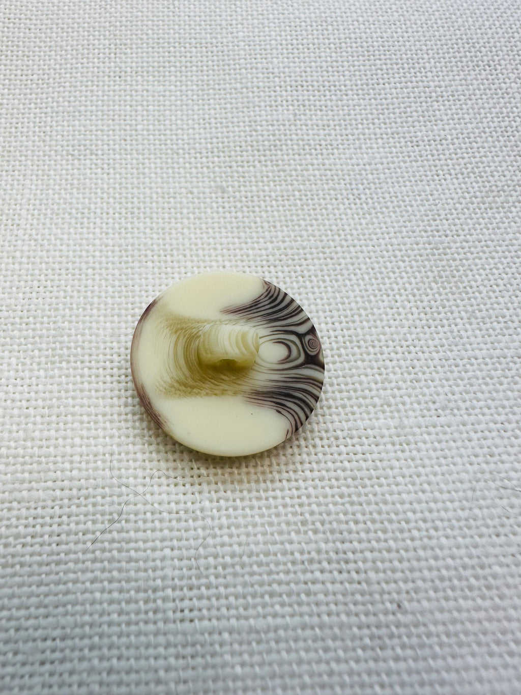 23mm Traditional Aran Knit Button – Cream and Brown – Sold Individually  Description