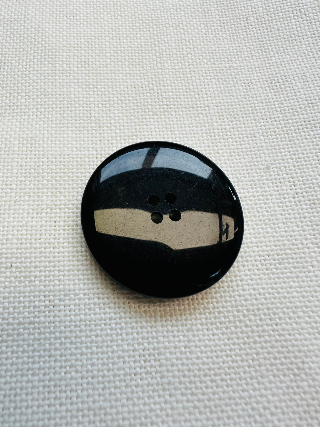 Black and Grey Four Hole Button with Contrast Ring – 32mm