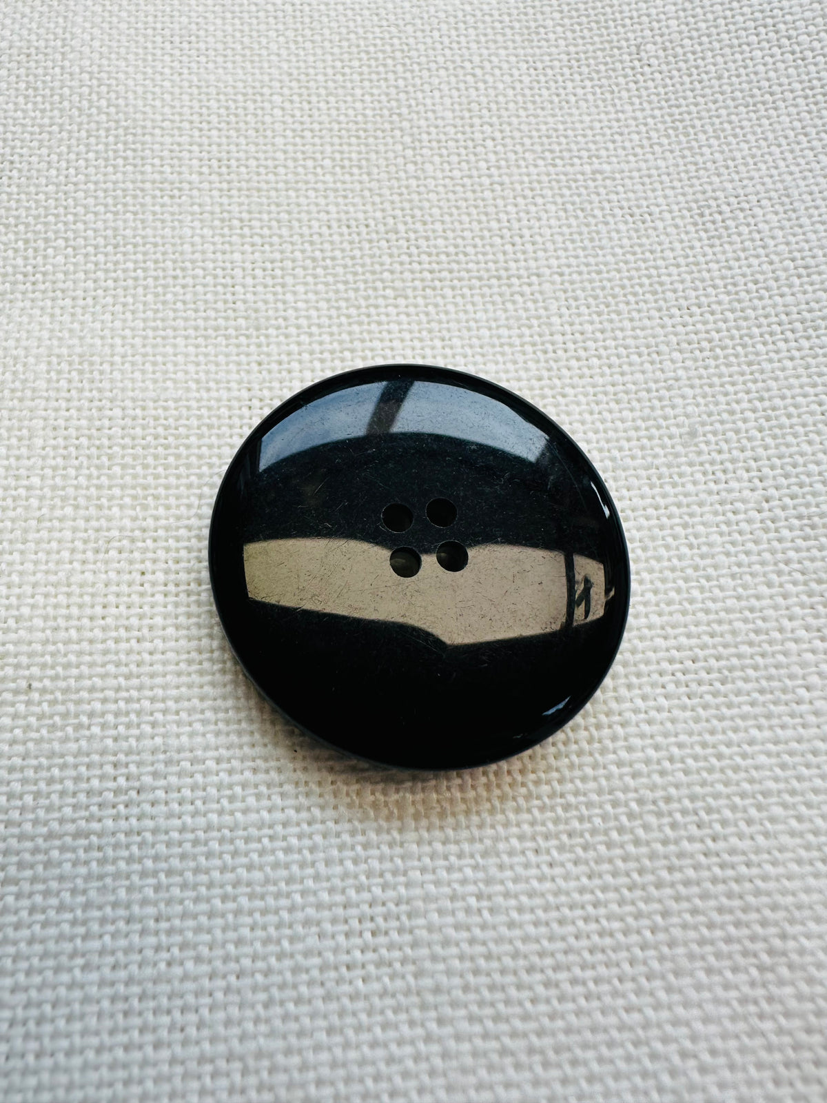 Black and Grey Four Hole Button with Contrast Ring – 32mm