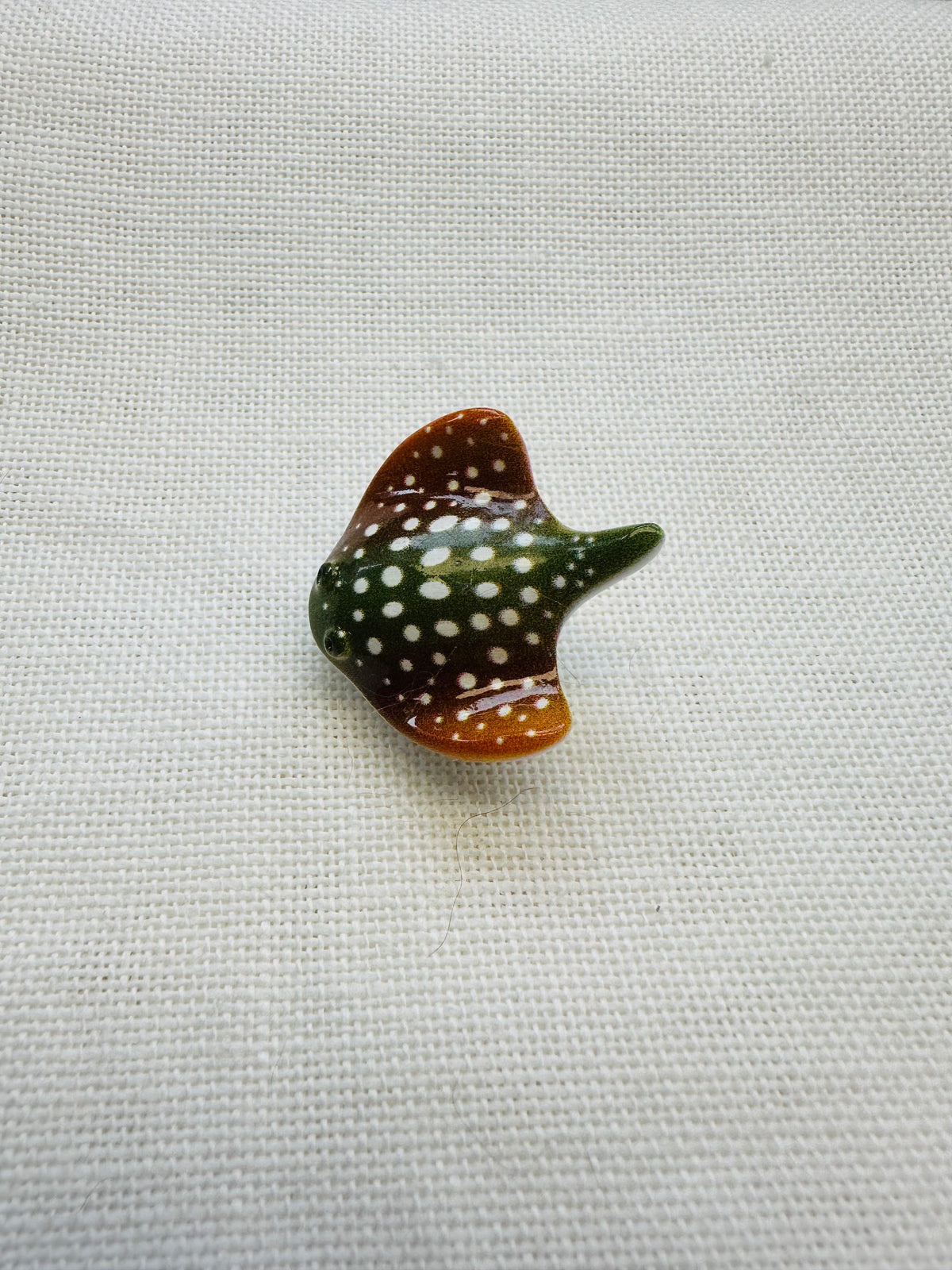Stingray Button 31mm – Spotted Sea Creature Button, Sold Individually