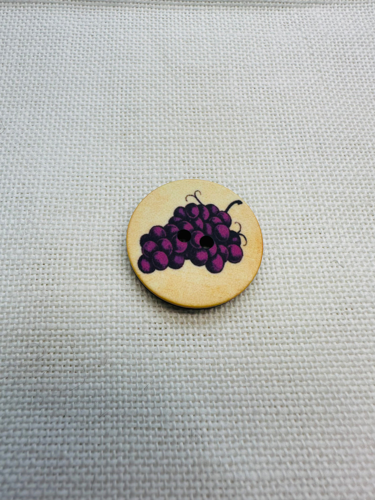 Purple Grape Faux Wood Button – 23mm